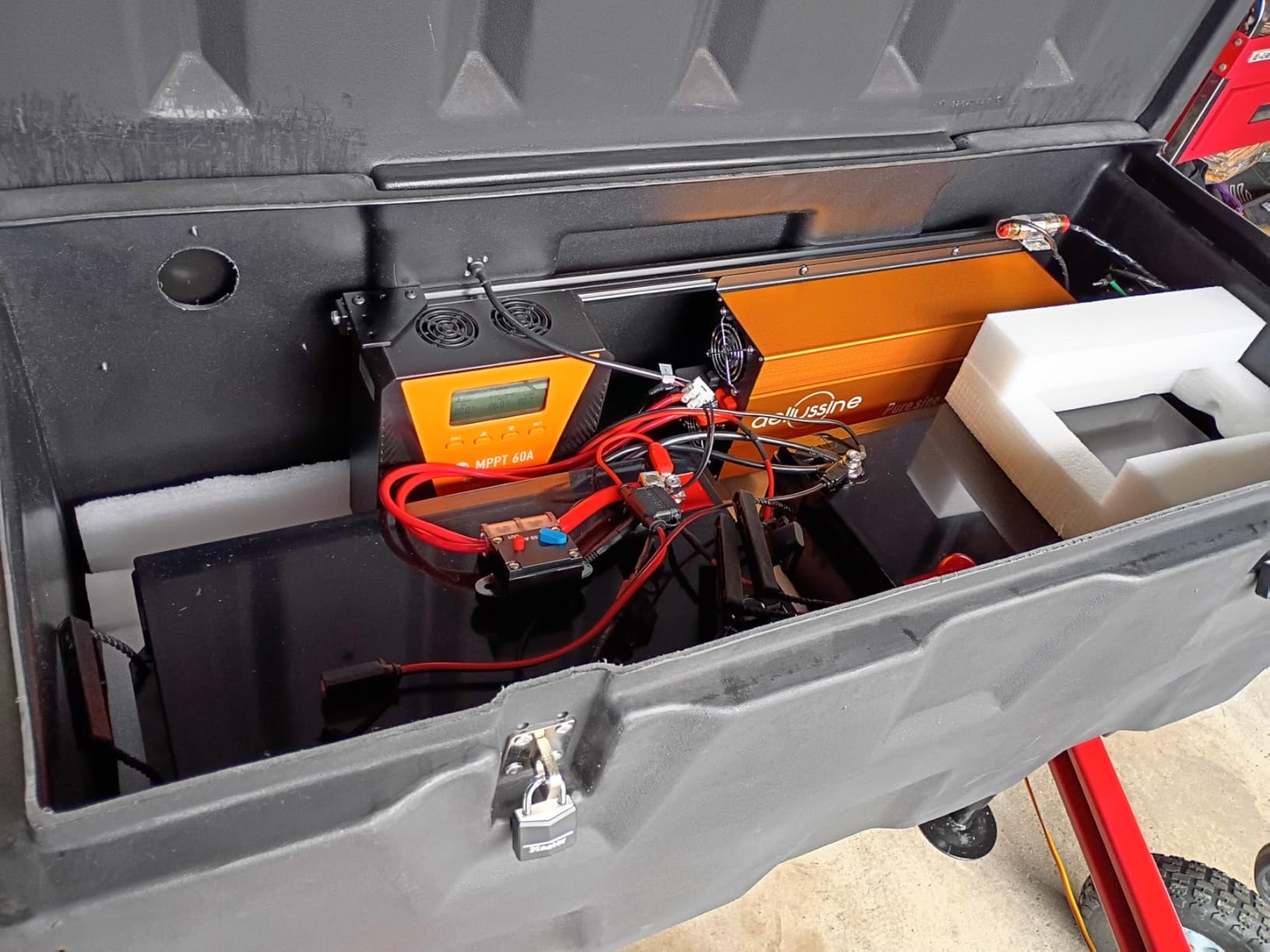 40A MPPT Solar Charge Controller 12V/ 24V Solar Panel Charge Controller Intelligent Regulator for FLD/LiFePO4/SLD/GEL/AGM with Dual USB Port Auto Parameter LCD Display and Timer Setting ON/Off Hours customer photo 1