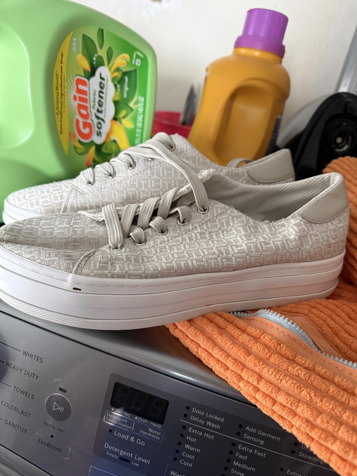 Shoe Washing Machine Bag: Laundry Shoe Bag for Washer and Dryer - 2pc Reusable Shoe Cleaning Bag for Sneaker Tennis Shoes Unstain Cleaner Kit (Yellow 2pcs) customer photo 1