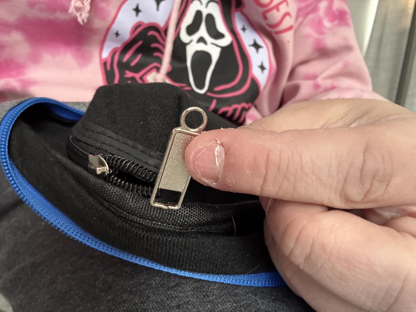 NEEWER RGB Tube Light, 30W LED Video Light RGBWW Full Color Stick Light Wand with 18 Scenes 7 Pixel Effects 2500-10000K CRI97/TLCI98 6000mAh, APP/2.4G/DMX Control for Photography Video Record, TL90C customer photo 1