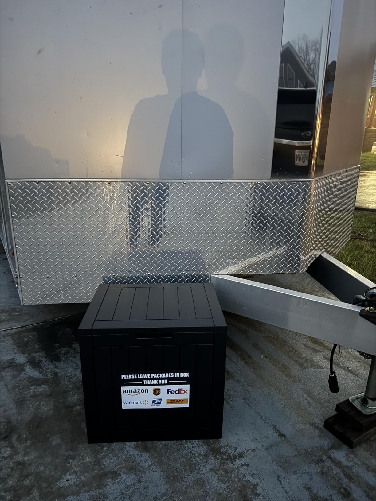 30 Gallon Outdoor Deck Box, Lockable Waterproof Outdoor Storage Boxes For Garden Tools,Indoor Cushions,Accessories Outside Storage Resin Weatherproof Container(Black) customer photo 1