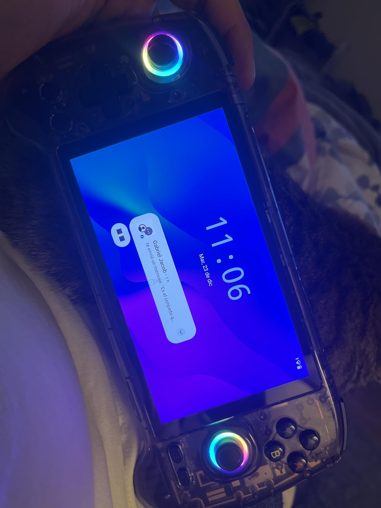 Anbernic RG556 Retro Handheld Game Console, Android 13 System Unisoc T820 Processor 5.48 Touch Inch AMOLED Screen 5500mAh Battery Support WiFi Online DP Output customer photo 1