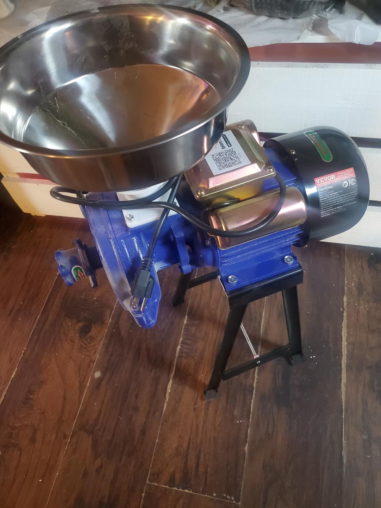 VEVOR Electric Grain Mill Grinder, 3000W Spice Grinders, Commercial Corn Mill with Funnel, Thickness Adjustable Powder Machine, Heavy Duty Feed Flour Cereal Mill Wheat Grinders, Dry Grinder customer photo 1