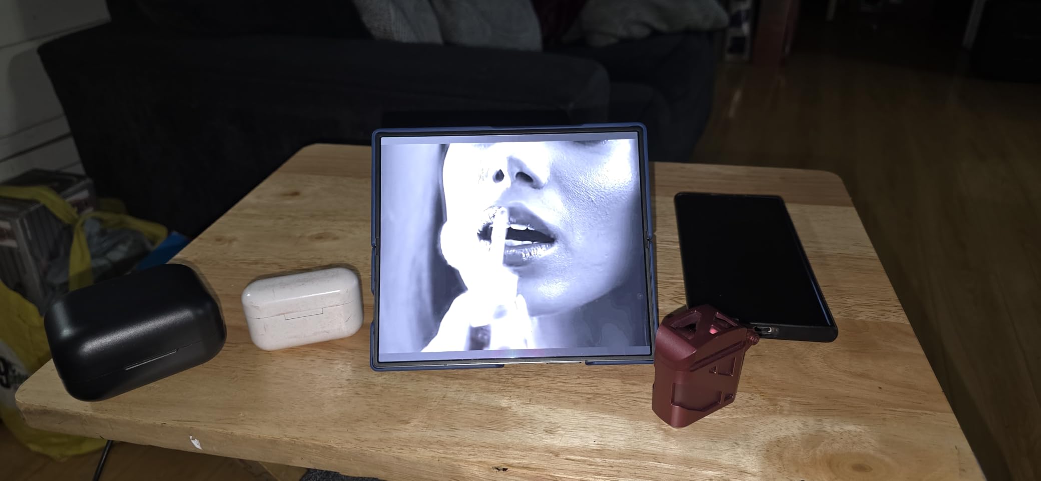 Samsung Galaxy Z Fold6 SM-F956U1 Single SIM + ESIM 12GB + 1TB US Model, Factory Unlocked, Crafted Black (Renewed) customer photo 1