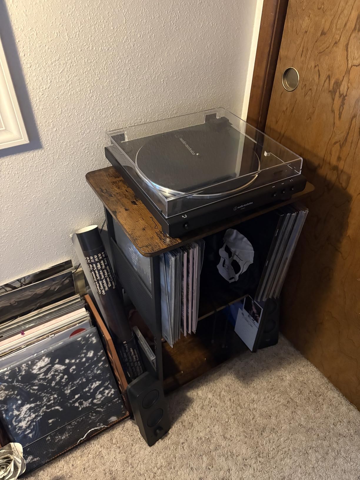 Honkazita Vinyl Record Player Stand for 200 Albums - Solid Wood Turntable Table with Extended Desktop, Space-Saving LP Holder Cabinet for Living Room, Bedroom & Home Office customer photo 1