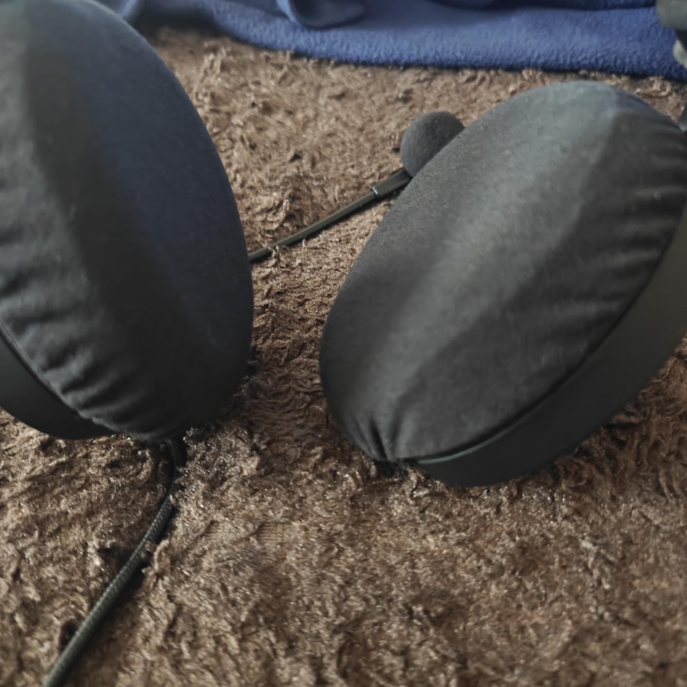 BlingKingdom 2 Pairs Headphone Earpad Covers Headphone Sweat Covers Washable and Stretchable Ear Pads Protectors for Gym Libraries, Studying Gaming (9-11 cm) customer photo 1