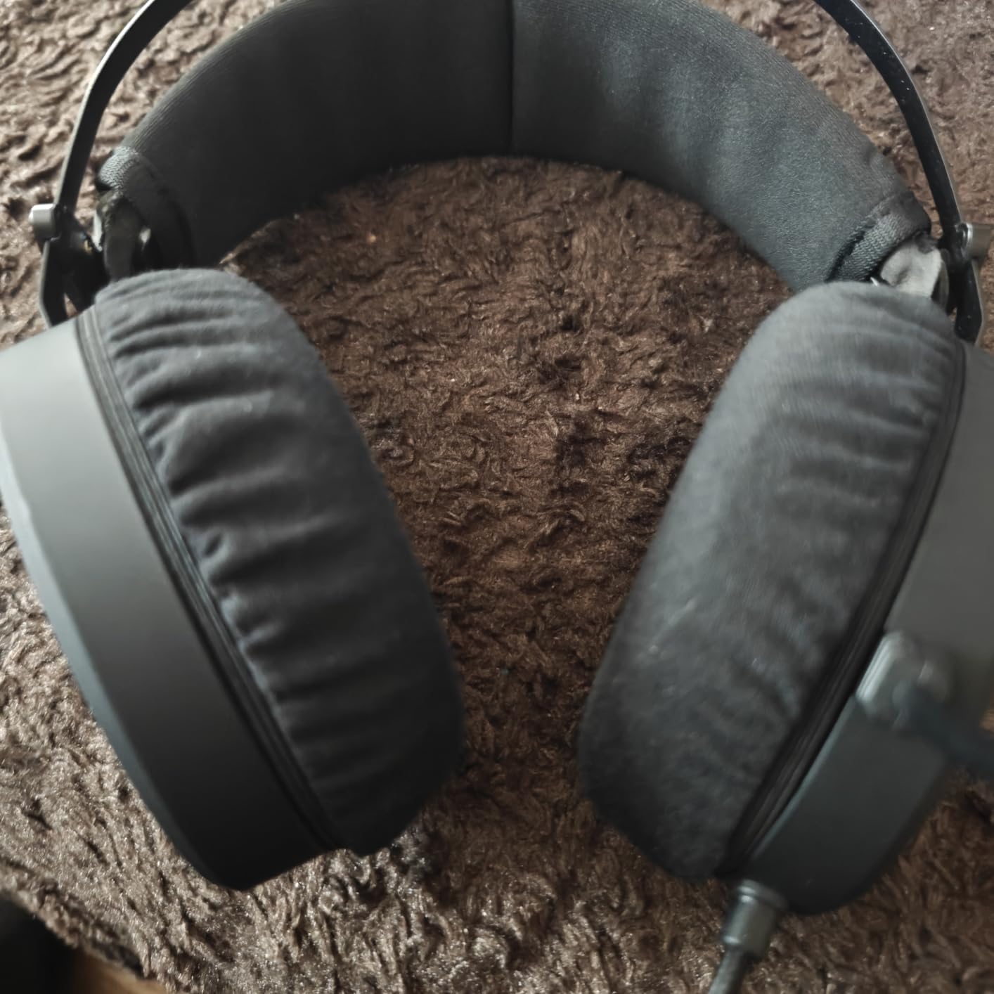 BlingKingdom 2 Pairs Headphone Earpad Covers Headphone Sweat Covers Washable and Stretchable Ear Pads Protectors for Gym Libraries, Studying Gaming (9-11 cm) customer photo 2