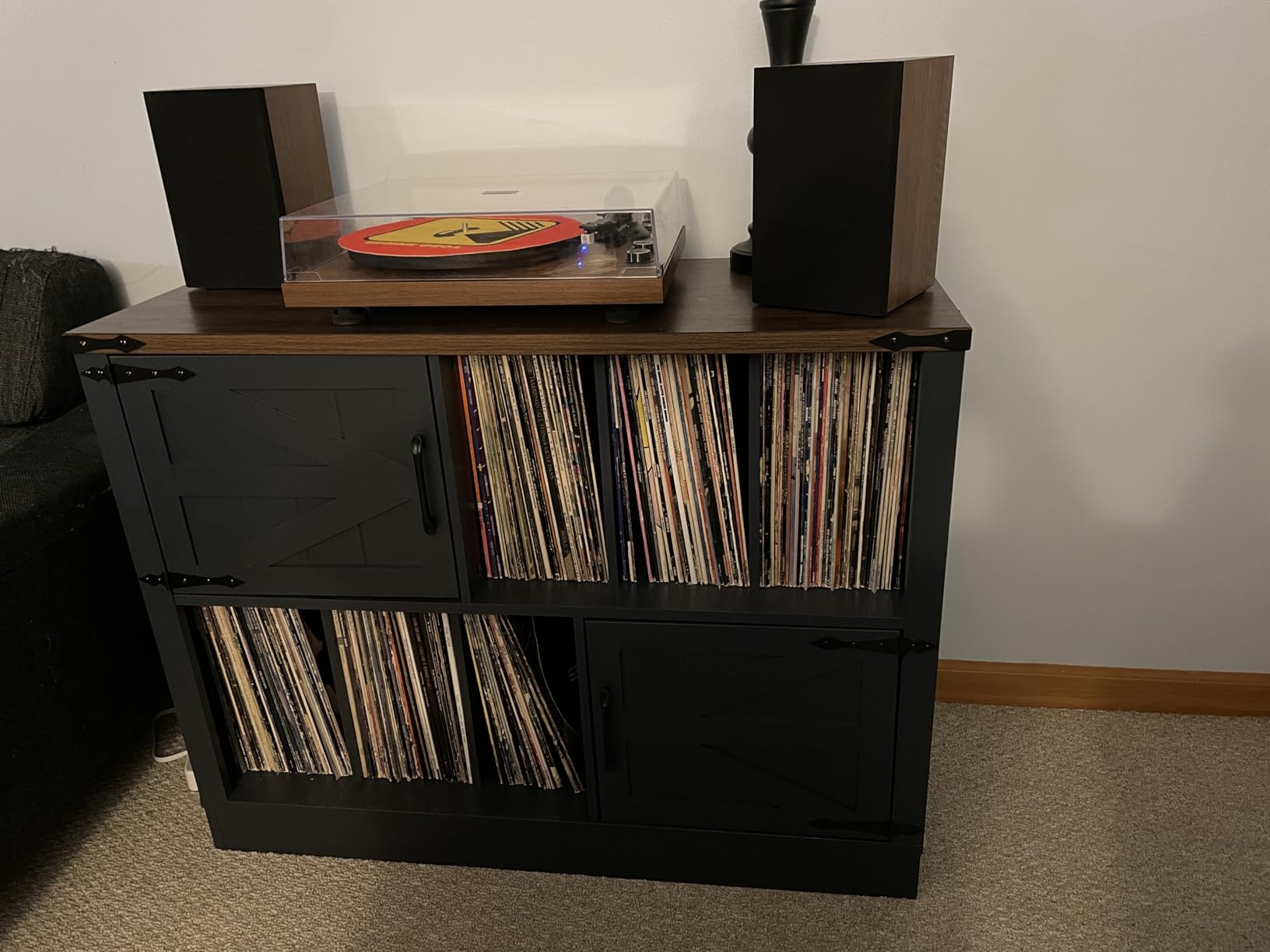 Large Record Player Stand with Vinyl Storage Up to 450 Albums, 39 Inch Farmhouse Rustic Wood White Storage Cabinet with Barn Doors, Vintage Mid-Century Turntable Stand for Bedroom, Living Room customer photo 1