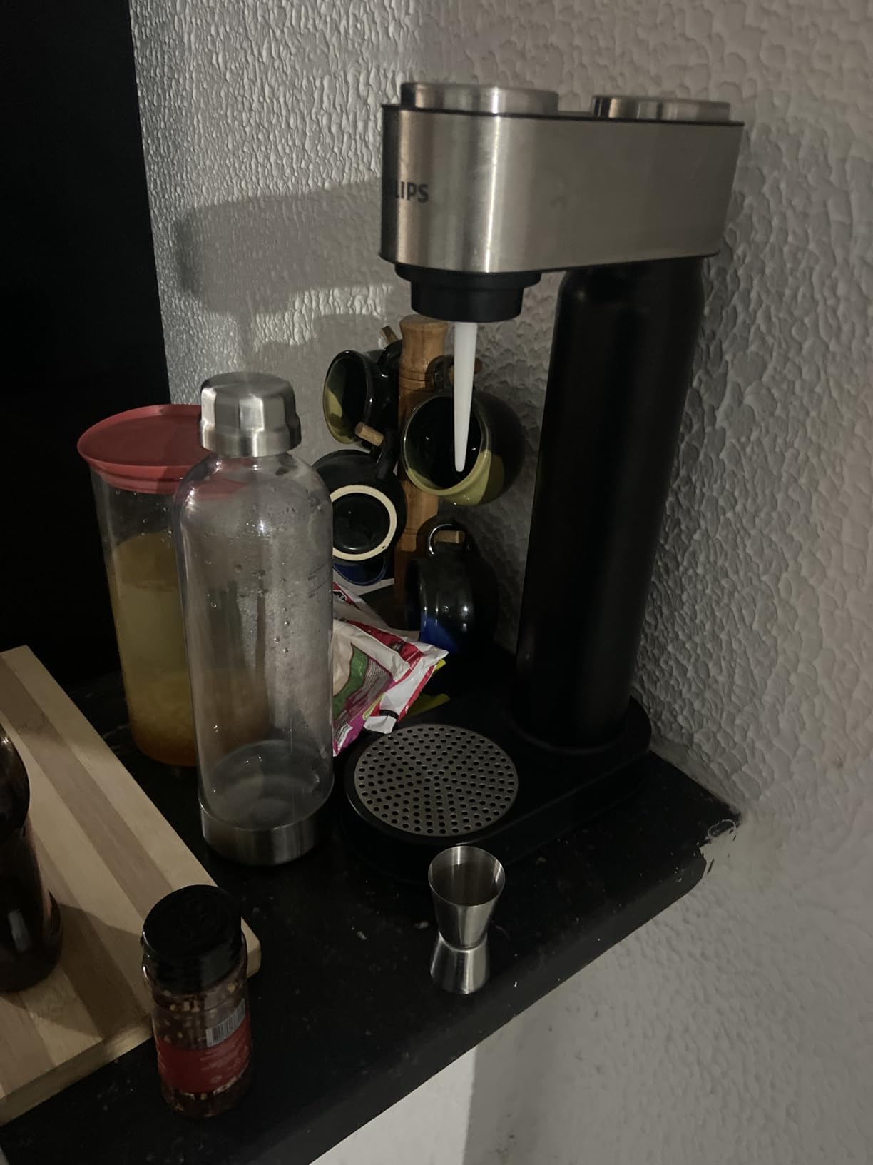 Philips Soda Streaming Machine, Stainless Sparkling Water Maker Easy Install with Quick Twist 1L PET Carbonating Bottle customer photo 1