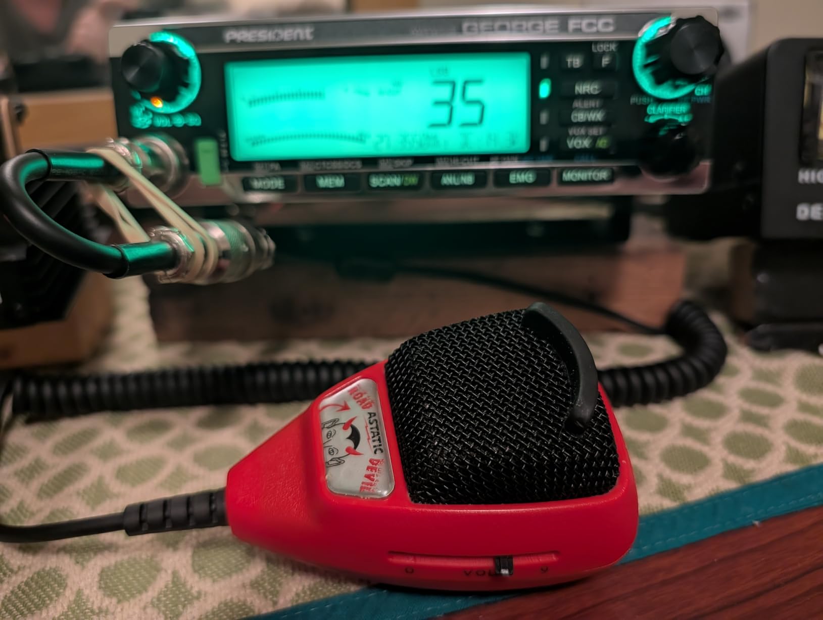 President George FCC AM/FM/SSB CB Radio, CTCSS/DCS, Large 7 Color LCD Display, Weather Channel/Alert, ASC, VOX, Scan Skip, USB Port, NRC, Automatic SWR, PA, SWR and Voltage Protection customer photo 2