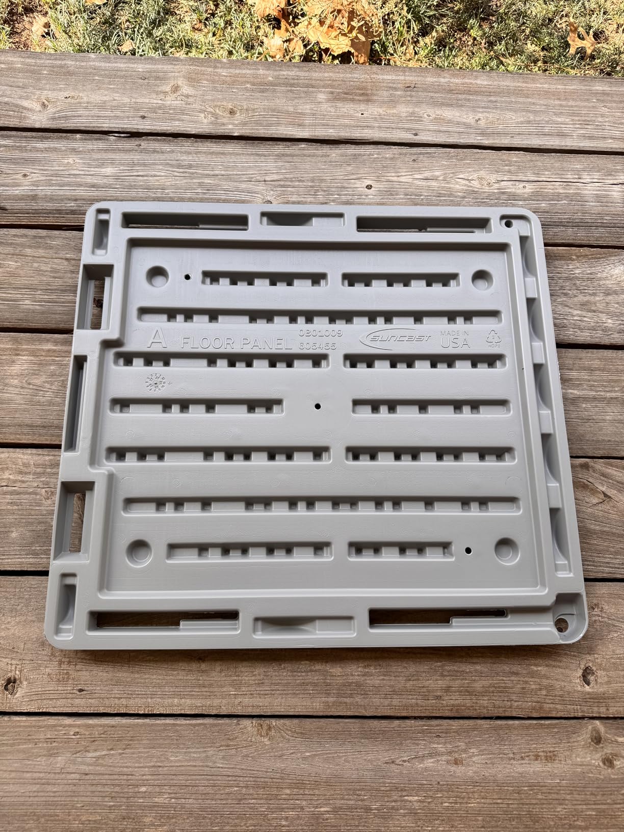 Suncast 33.5-Gallon Capacity Package Delivery Box, Parcel Drop Box with Lock, Weather Resistant Outdoor Storage Solution for Secure Package Deliveries, Made in USA customer photo 2