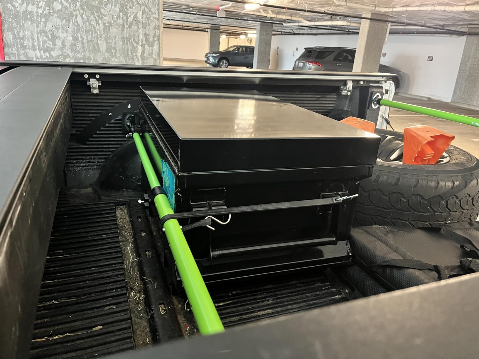 Adjustable Cargo Bars, 40 inch to 79 inch Non-Slip Truck Bed Divider with Cargo Net Organizer for Pickup Trucks, SUVs, Trailers, Vans customer photo 2