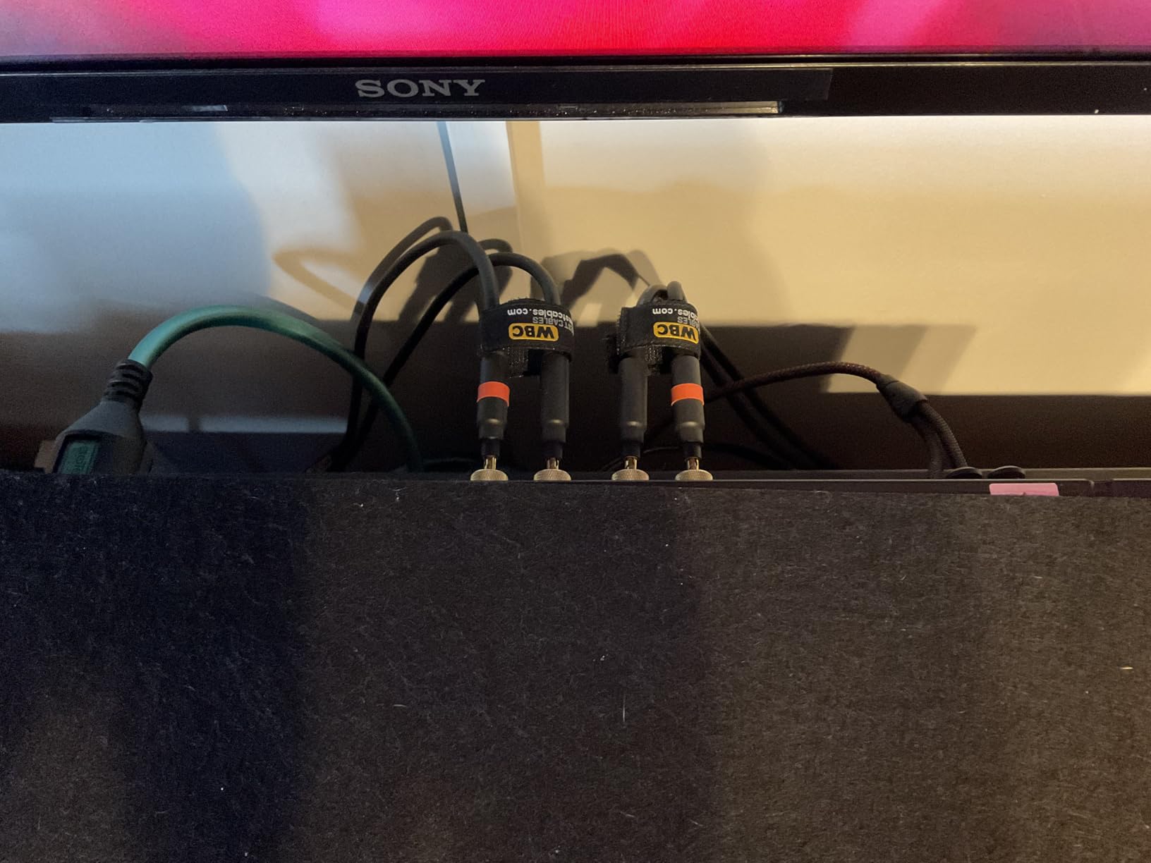 WORLDS BEST CABLES 20 Foot WBC-GOLD-LOCAP-SPKR-12 AWG - Low-Capacitance - Low-Inductance - High Purity OFC - Audiophile HiFi Speaker Cable Pair with Eminence Gold Banana Plugs customer photo 1