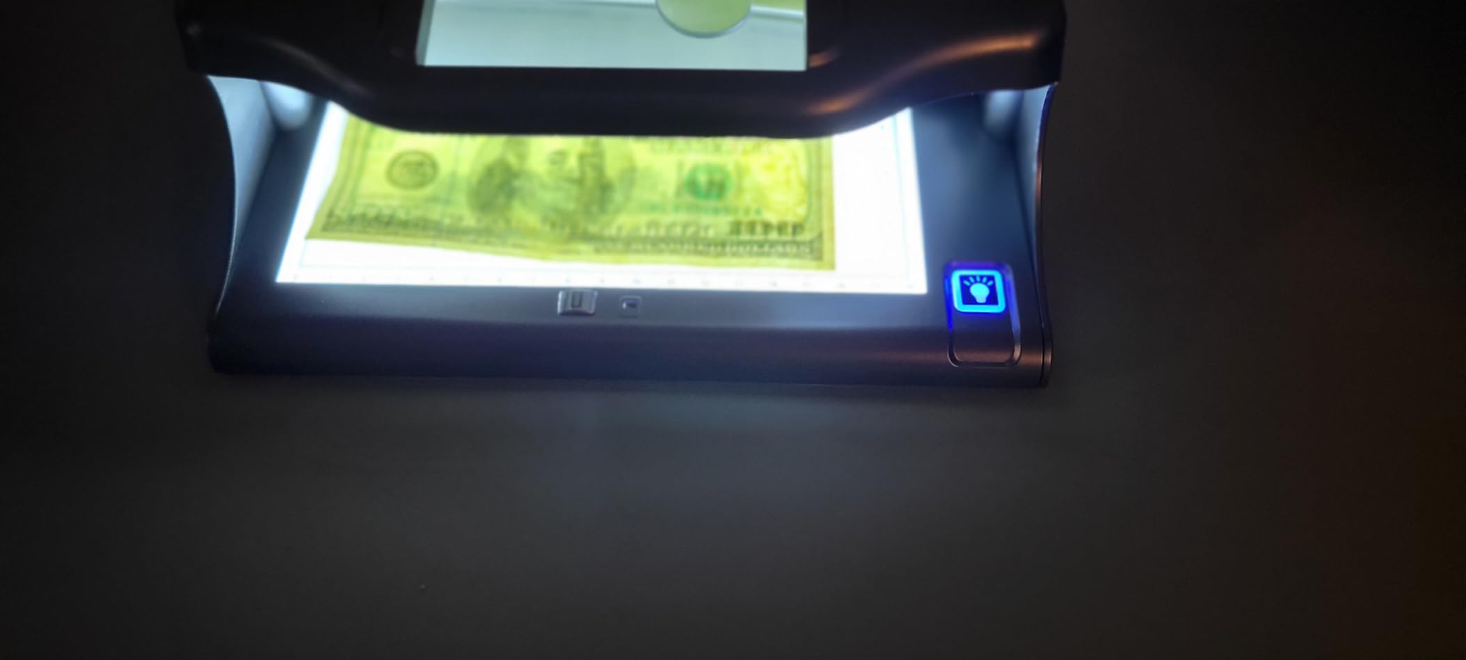 Aneken AL-18 Counterfeit Bill Detector with Dual LED UV Light, 4 Easy Tests of Security Strip, Watermark, Ink, Magnifying, Counterfeit Money Detector Machine, Money Checker of All Currency & Cards customer photo 1