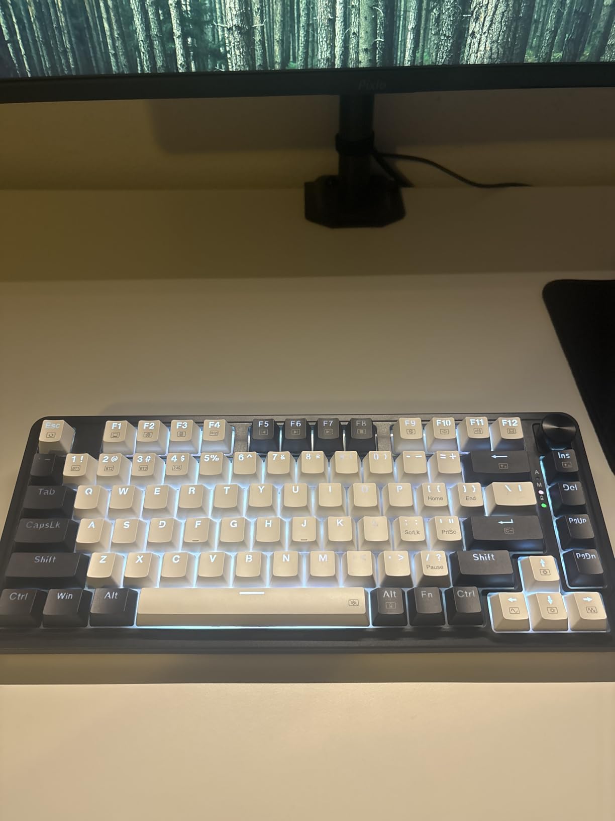 Redragon K673 GB 75% Wireless Gasket RGB Gaming Keyboard, 3-Modes 81 Keys PBT Compact Mechanical Keyboard w/Hot-Swap Socket, Dedicated Knob Control & 5-Layer Noise Dampening, Custom Linear Switch customer photo 1