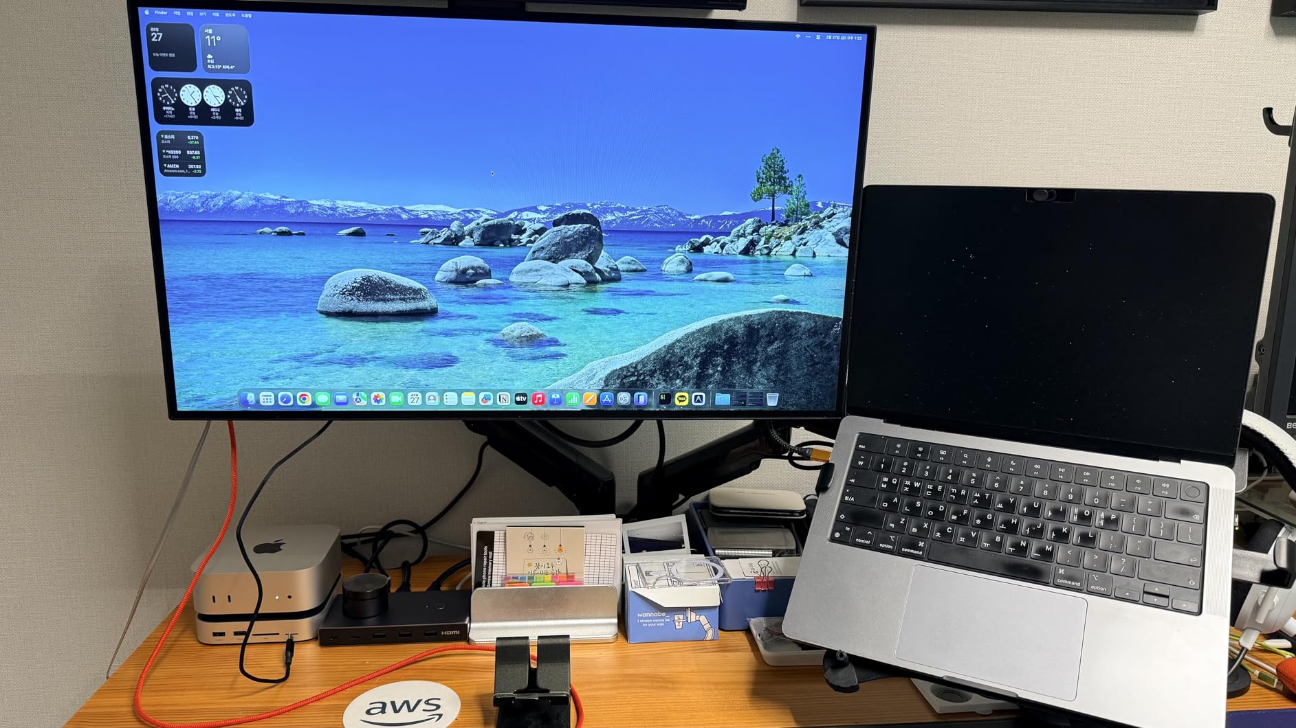 UGREEN USB-C+HDMI KVM Switch 1 Monitor 2 Computers with 4 USB 3.0 Ports 4K@60Hz Aluminum for 1 Laptop & 1 Desktop Share One Monitor Keyboard Mouse Printer with 1 HDMI Cable+2 Type-C Cables customer photo 2