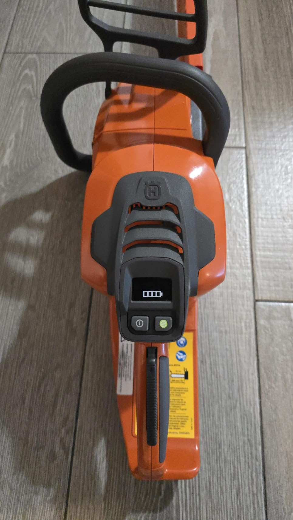 Husqvarna 435i Battery Chainsaw, 16-Inch Cordless Electric Chainsaw with 7.5 Ah Battery and Charger Included customer photo 1