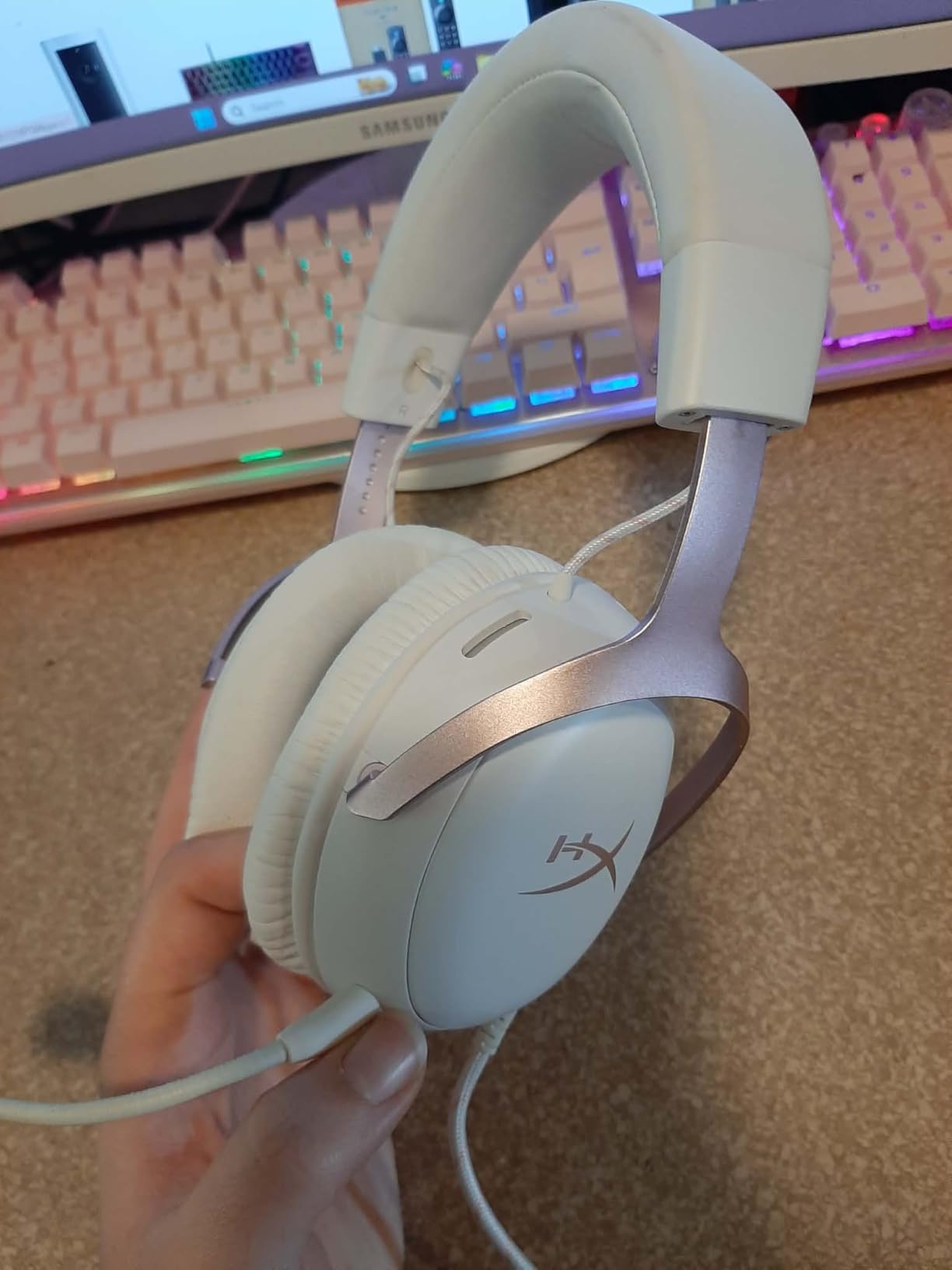 HyperX Cloud III - Wired Gaming Headset, PC, PS5, Xbox Series X|S, Angled 53mm Drivers, DTS, Memory Foam, Durable Frame, Ultra-Clear 10mm Mic, USB-C, USB-A, 3.5mm - Pink customer photo 1