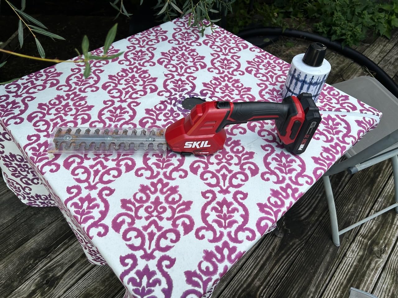 SKIL 40V Brushless 24 in. Hedge Trimmer Kit Including 2.0Ah Battery and 60W Charger-HT2400C-11 customer photo 2