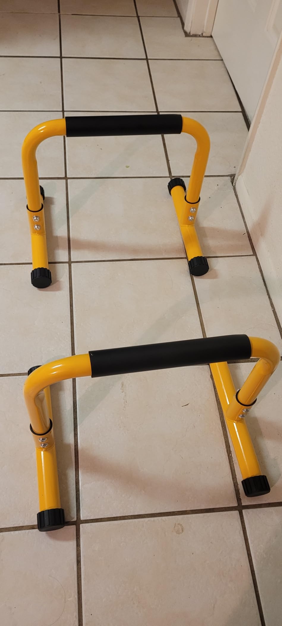 TABEKE Push Up Bar, 14'' High Steel Parallettes & Dip Bar with Full Coverage Foam Handle, Heavy-Duty Calisthenics Parallel Bars for L-Sit, Dips, Home Gym Strength Training Workout customer photo 1