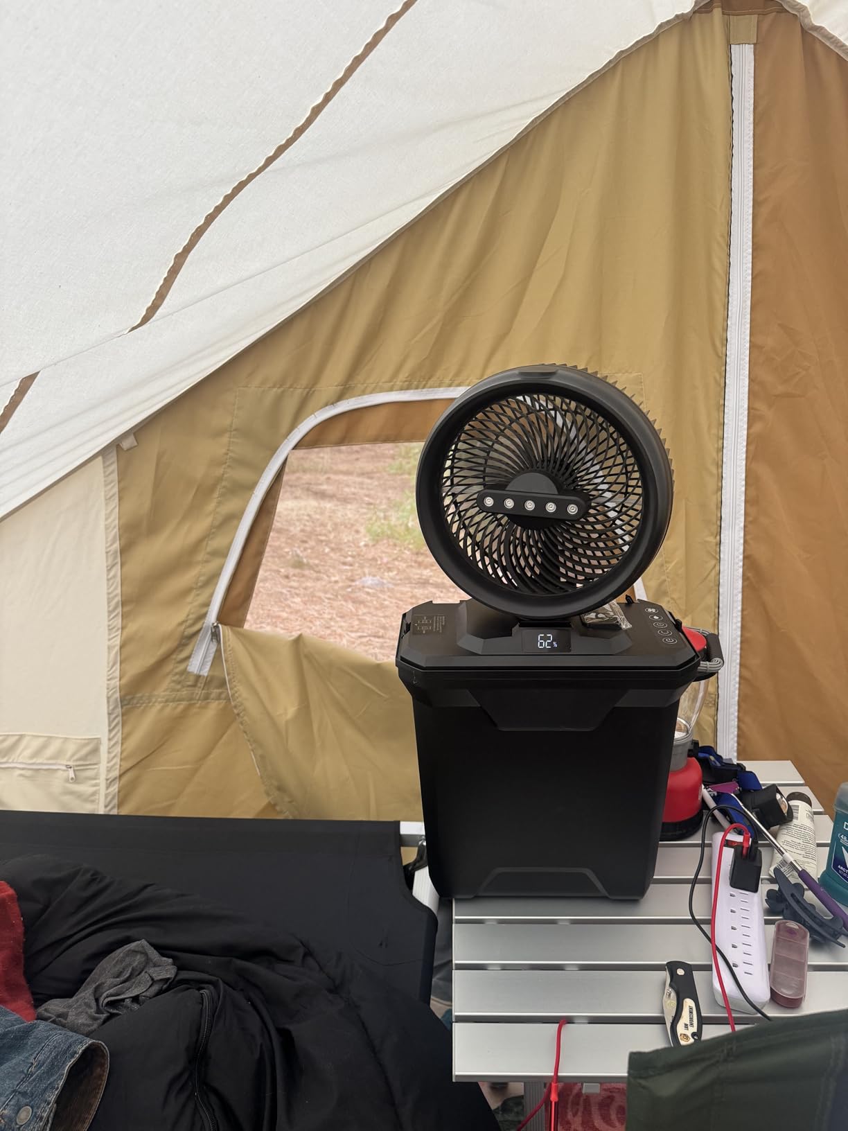 Koonie 10 Inch Camping Misting Fan 11L Tank, 20000mAh Cooling Battery Floor Fan with Remote, 4 Timers, 4 Speeds, 3 Mist Modes, Portable for Outdoors Patios customer photo 1