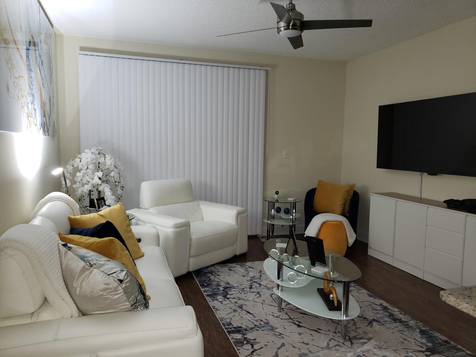 Daylight Slimline 4 LED Floor Lamp in Brushed Steel - 6,000K, 3,200 Lux, 4 Brightness Levels, USB-C Charging Port, Anti-Glare Diffuser, Flexible Design customer photo 1