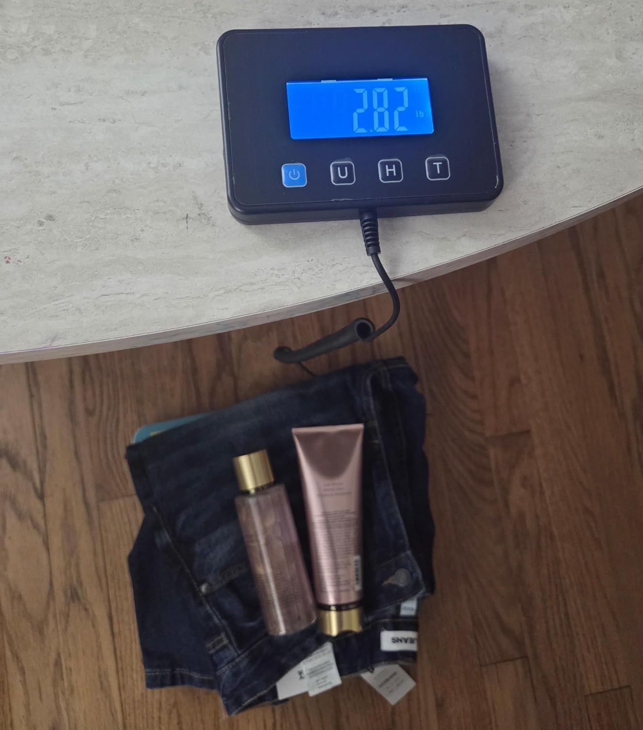 MUNBYN Shipping Scale, 440lb/1.8oz Digital Postal Scale for Packages with Hold/Tare Function, Backlit LCD, Battery & Cable Included, Postage Scale for Small Business, Packages, Luggage, and Home Use customer photo 1