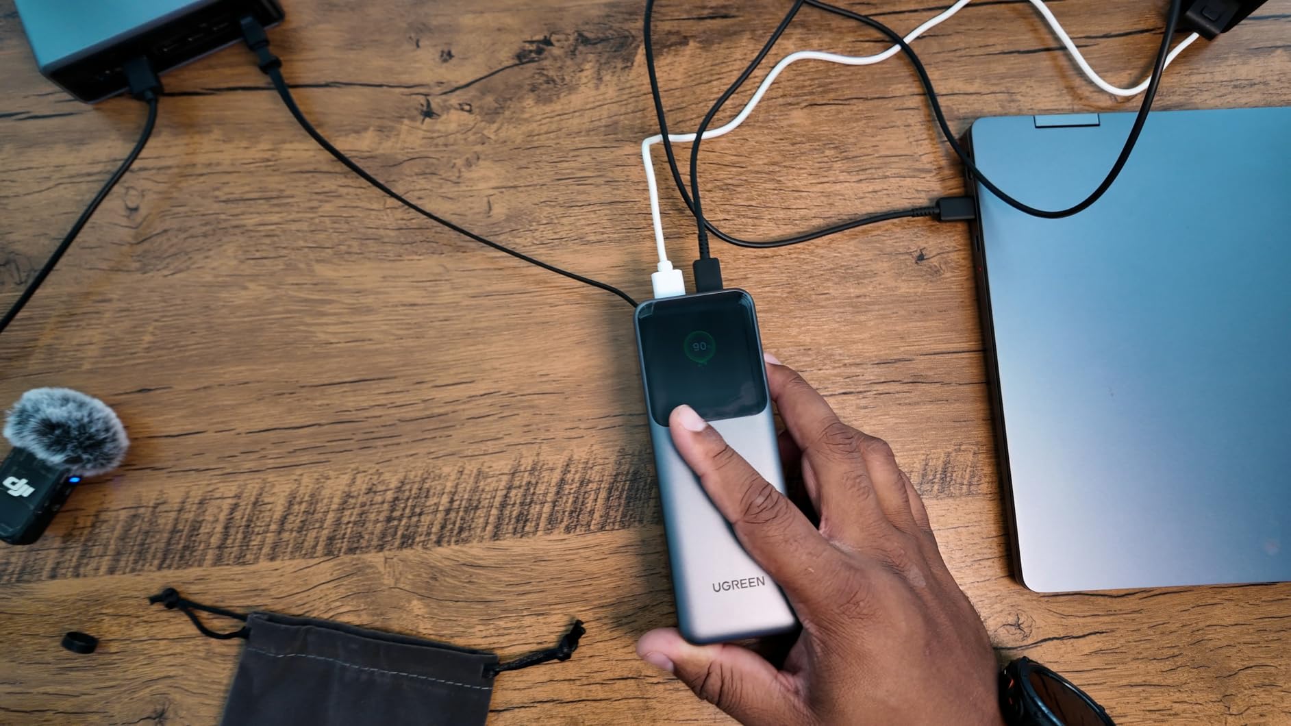 UGREEN Nexode Power Bank 20000mAh 165W with Built-in USB C Cable Laptop Travel Portable Charger customer photo 1