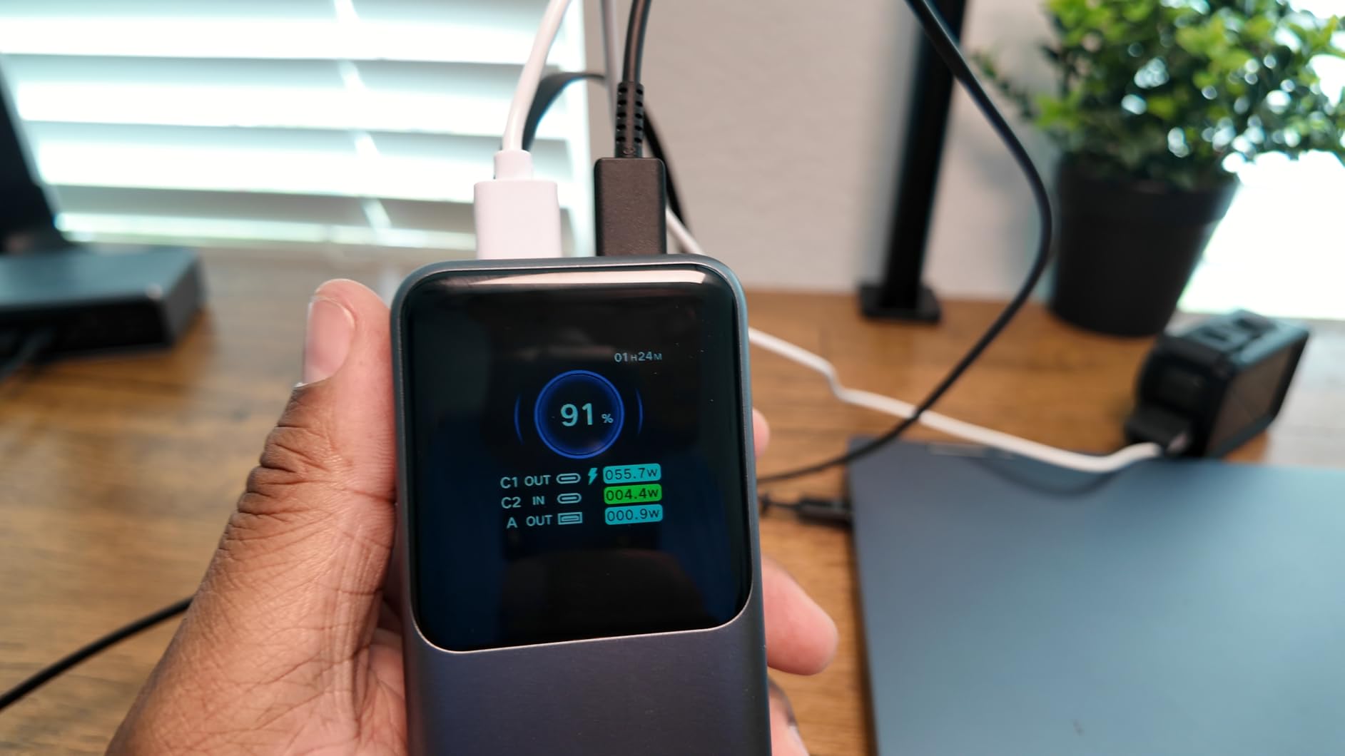 UGREEN Nexode Power Bank 20000mAh 165W with Built-in USB C Cable Laptop Travel Portable Charger customer photo 2