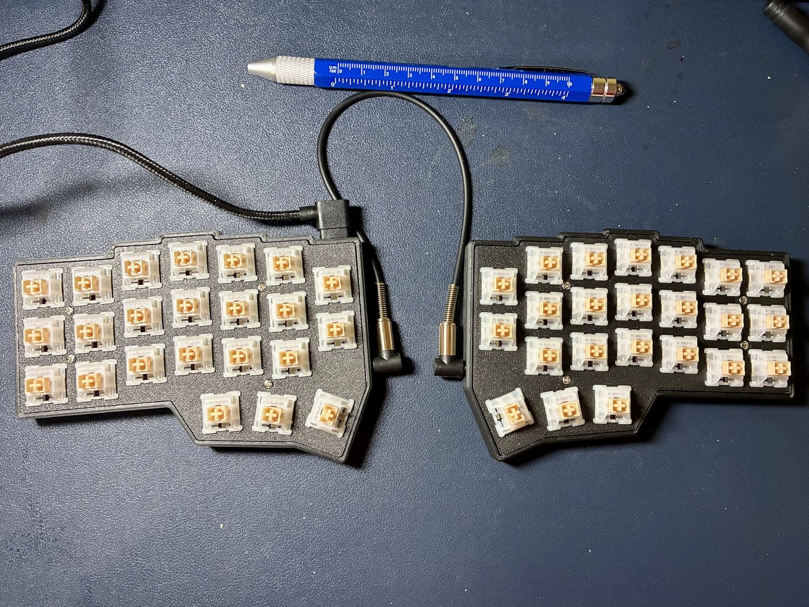 YMDK Split Keyboard Corne V4.1 46 Keys Ergonomic Hotswappable 40% Layout 3D PLA RGB QMK Vial All Key Programmable Mini Independent Gaming Keyboard Kit customer photo 2