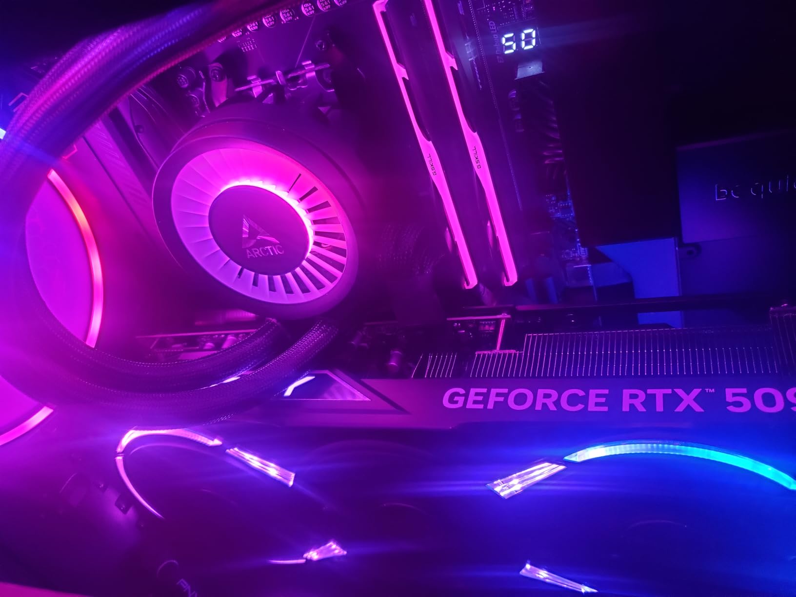 PNY NVIDIA GeForce RTX 5090 OC Triple Fan Graphics Card (32GB GDDR7, 512-bit, Boost Speed: 2527 MHz, PCIe 5.0, HDMI/DP 2.1, 3.5-Slot, NVIDIA Blackwell Architecture, DLSS 4) customer photo 1