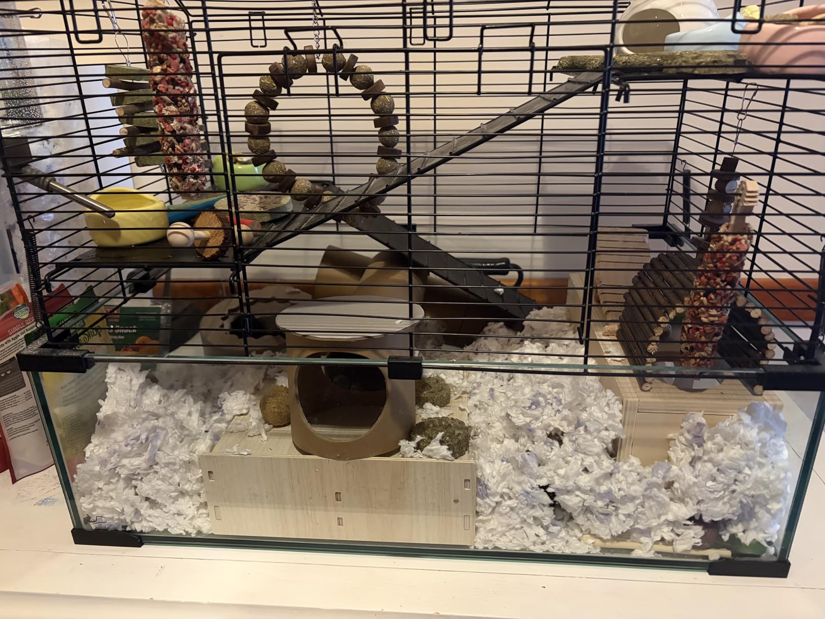 VEVOR Hamster Cage, 360° Viewing Transparent Hamster Habitats, Small Animal Cage, 22.8 x 15 x 21.3 in, Ventilated Pet Mouse Cages with Water Bottle customer photo 2