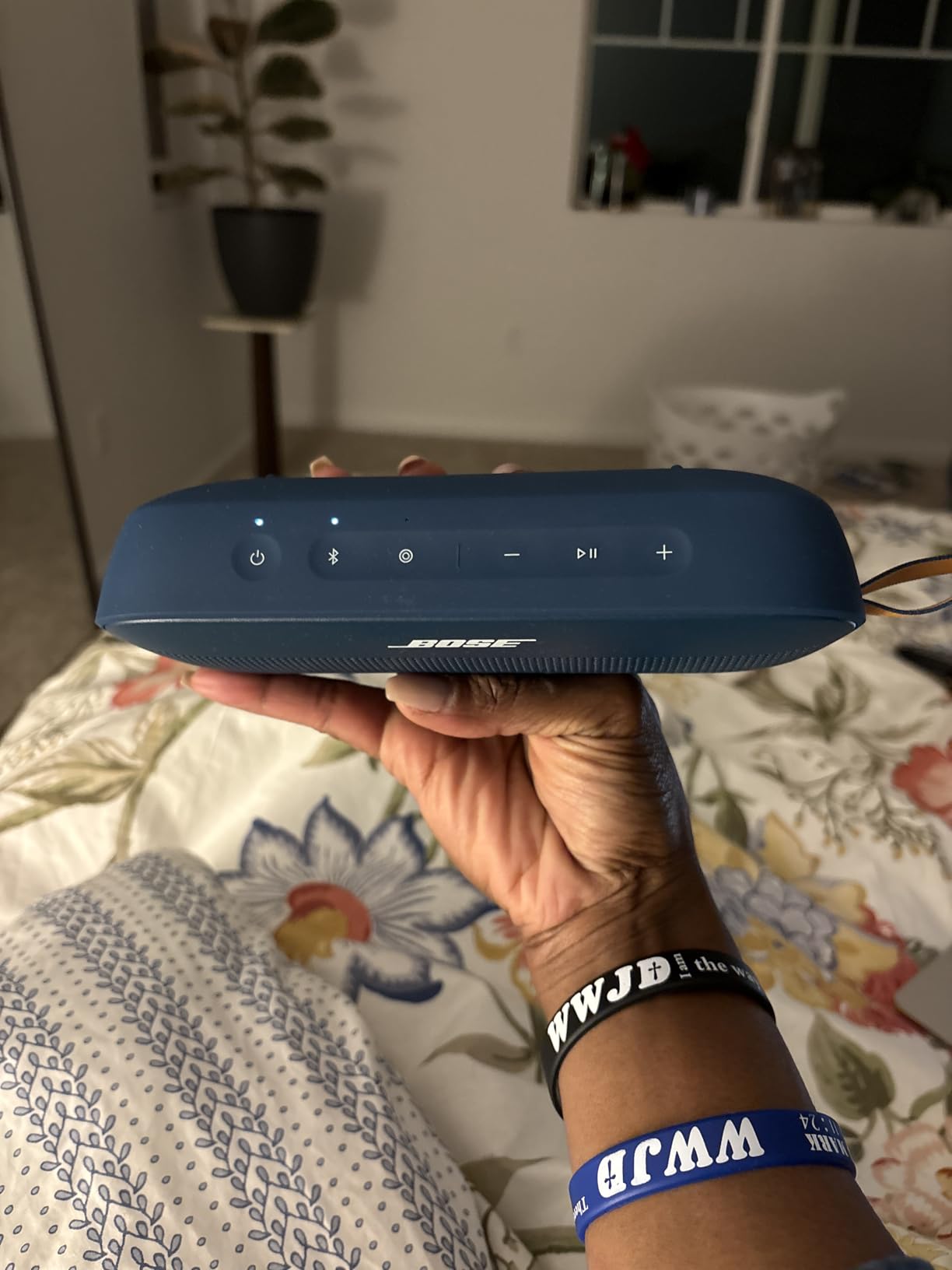 Bose SoundLink Flex Bluetooth Speaker (2nd Gen) - Portable Outdoor Speaker with Hi-Fi Audio, Waterproof and Dustproof, USB-C, Up to 12 Hours Battery Life, Twilight Blue - Limited Edition Color customer photo 2
