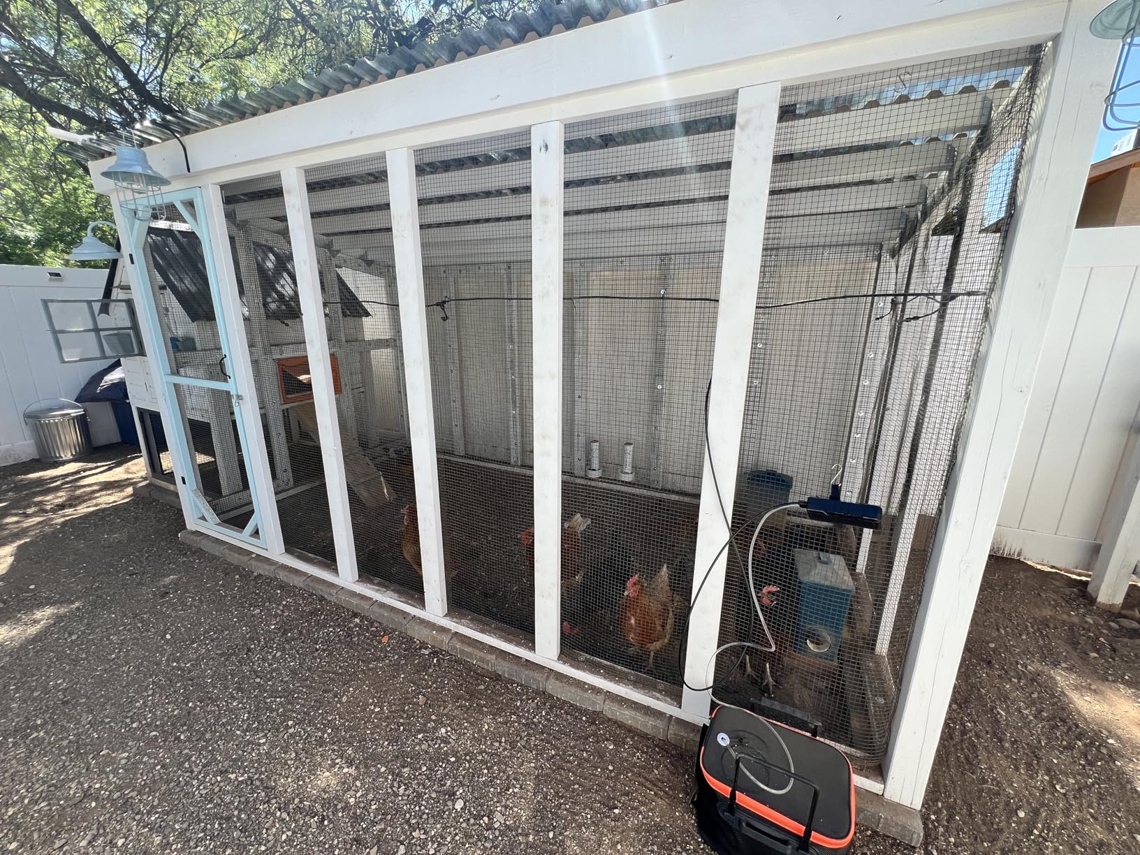 Ausic Portable Misting Systems, Outdoor Water Cooling Misters Set with 6000mAh Water Pump, 20L Bucket, 26FT (8M) Hose, 10*Clips/Ties for Sports/Patio/Umbrella/Pasture/Greenhouse/Canopy/Camping customer photo 2