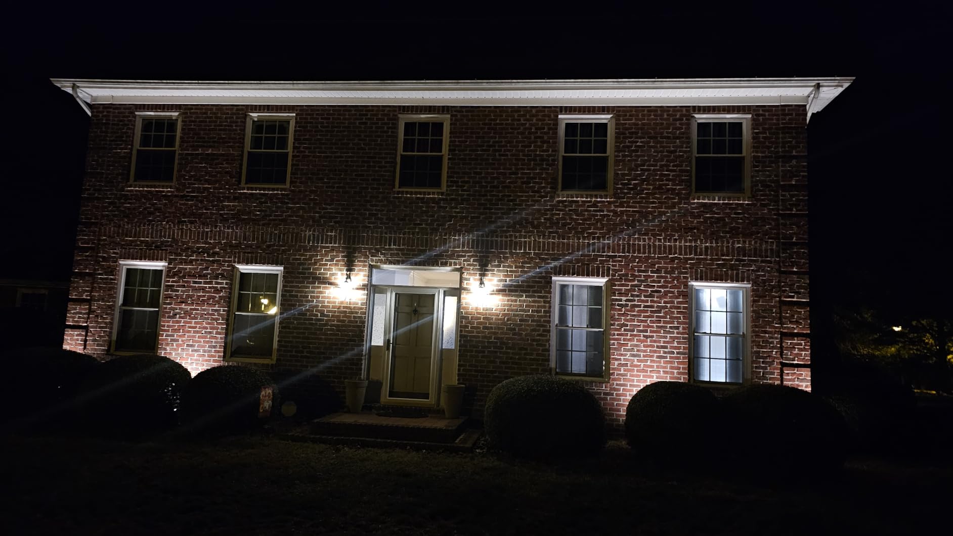 Govee Outdoor Spot Lights 2, IP67 Waterproof Spotlights, Landscape Lights Work with Matter, Alexa, and Google Assistant, RGBWIC Color Changing Light for Outdoor Decor, Patio Decorations, 4 Pack customer photo 1