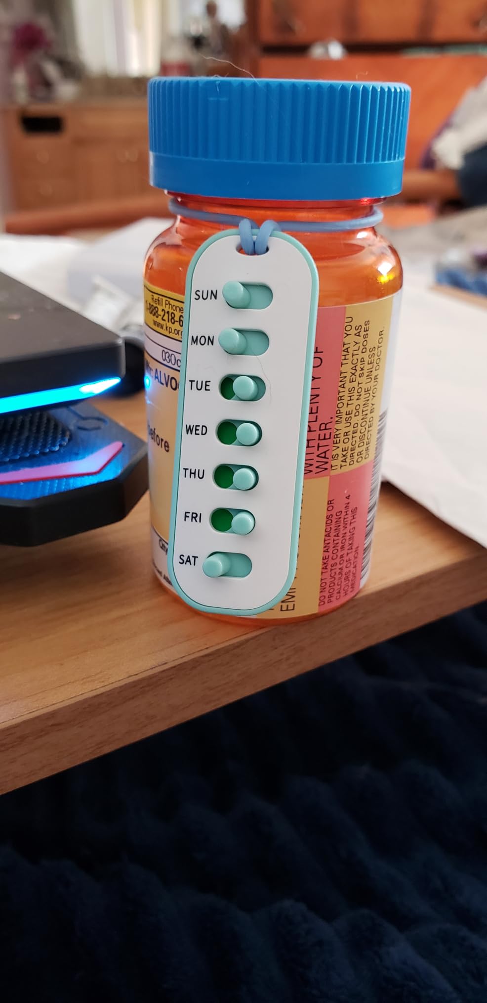 Odaro 2 Pack Pill Reminder, Lanyard or Sticker Pill Tracker, Work with Most Bottles, Reusable Medication Tracker Replacement of Vitamin Weekly (7 Day) Medicine Organizer customer photo 1