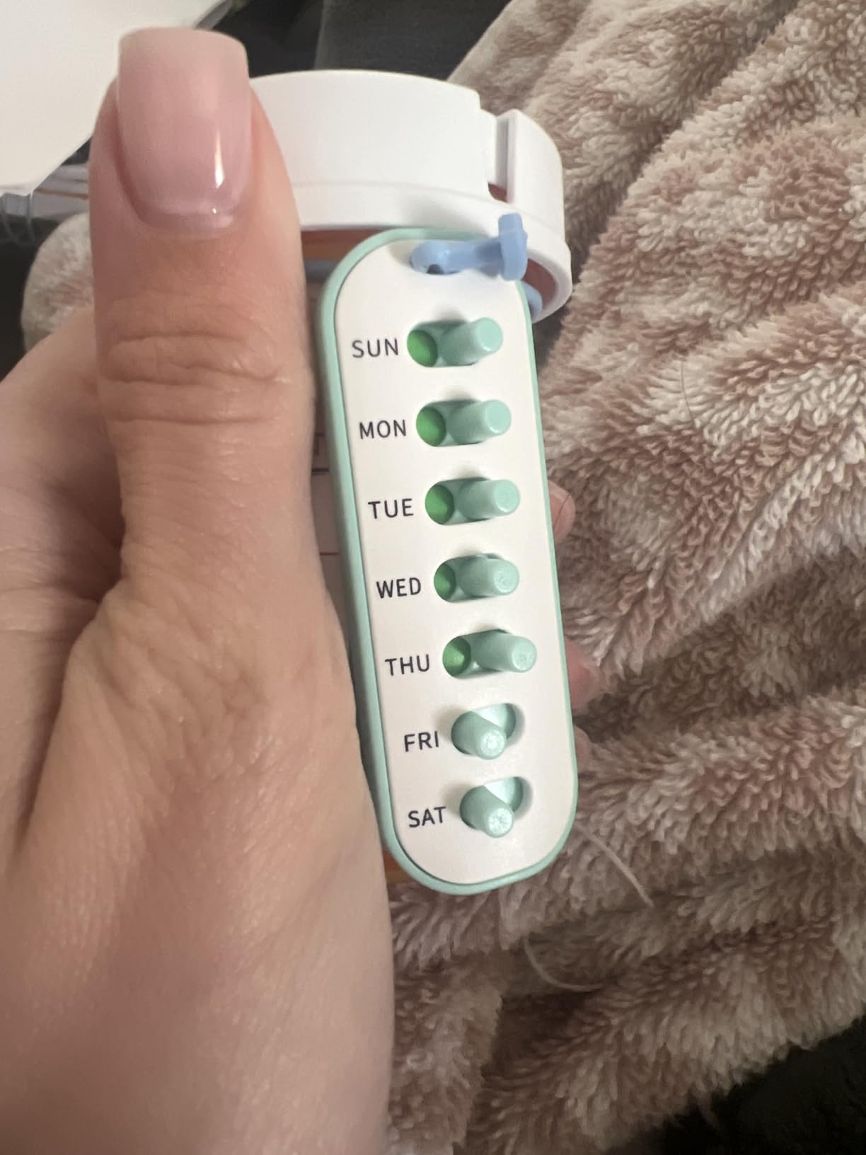 Odaro 2 Pack Pill Reminder, Lanyard or Sticker Pill Tracker, Work with Most Bottles, Reusable Medication Tracker Replacement of Vitamin Weekly (7 Day) Medicine Organizer customer photo 2