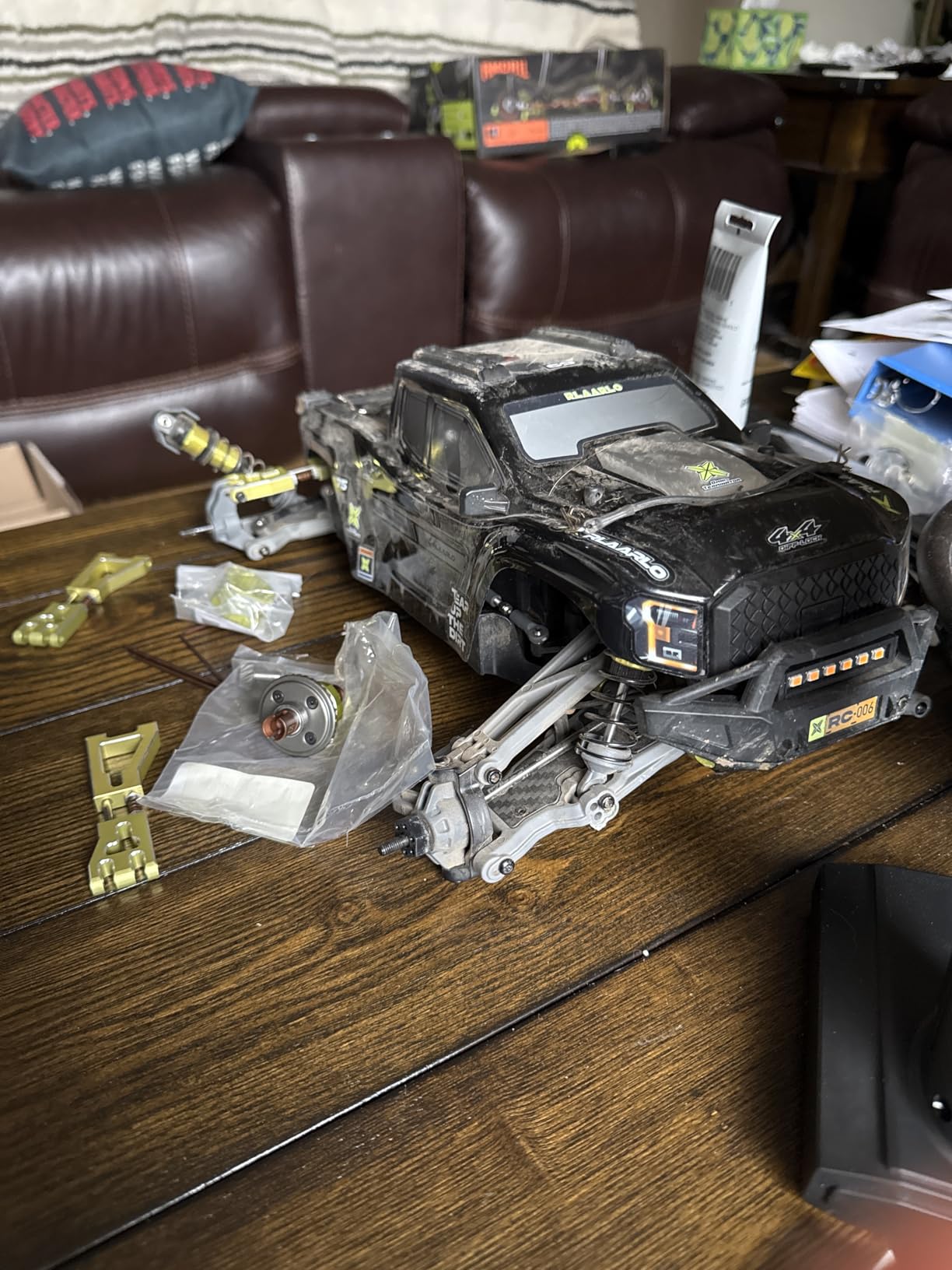 RIAARIO 1/10 Brushless RC Cars, Monster Truck, 50+ MPH, 4WD, Waterproof, Carbon Fiber, Black, Ages 8+ customer photo 2
