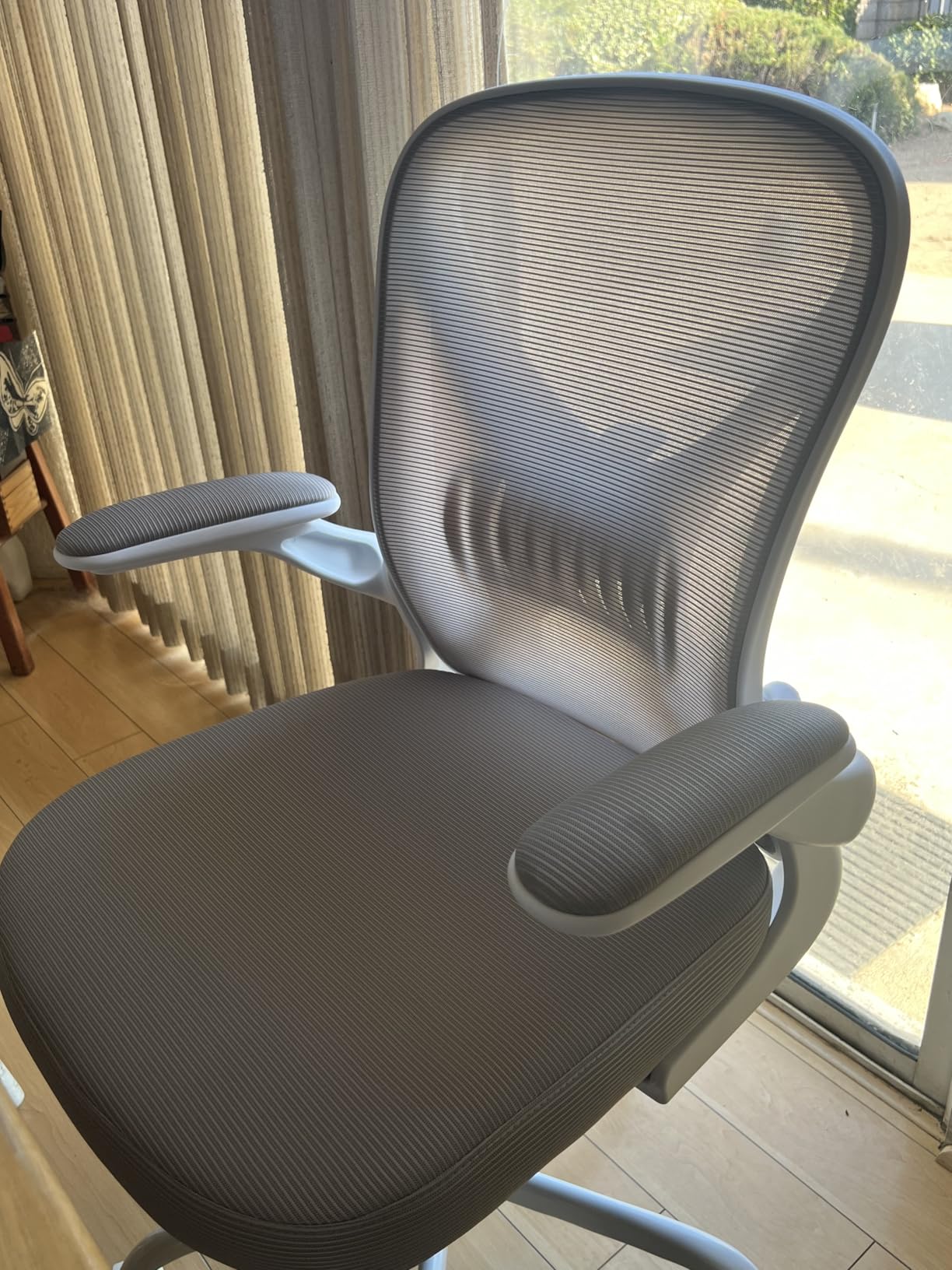 Mesh Office Chair with Adjustable Lumbar Support and Flip-up Arms, Ergonomic Home Office Desk Chair with Wheels, Black customer photo 1