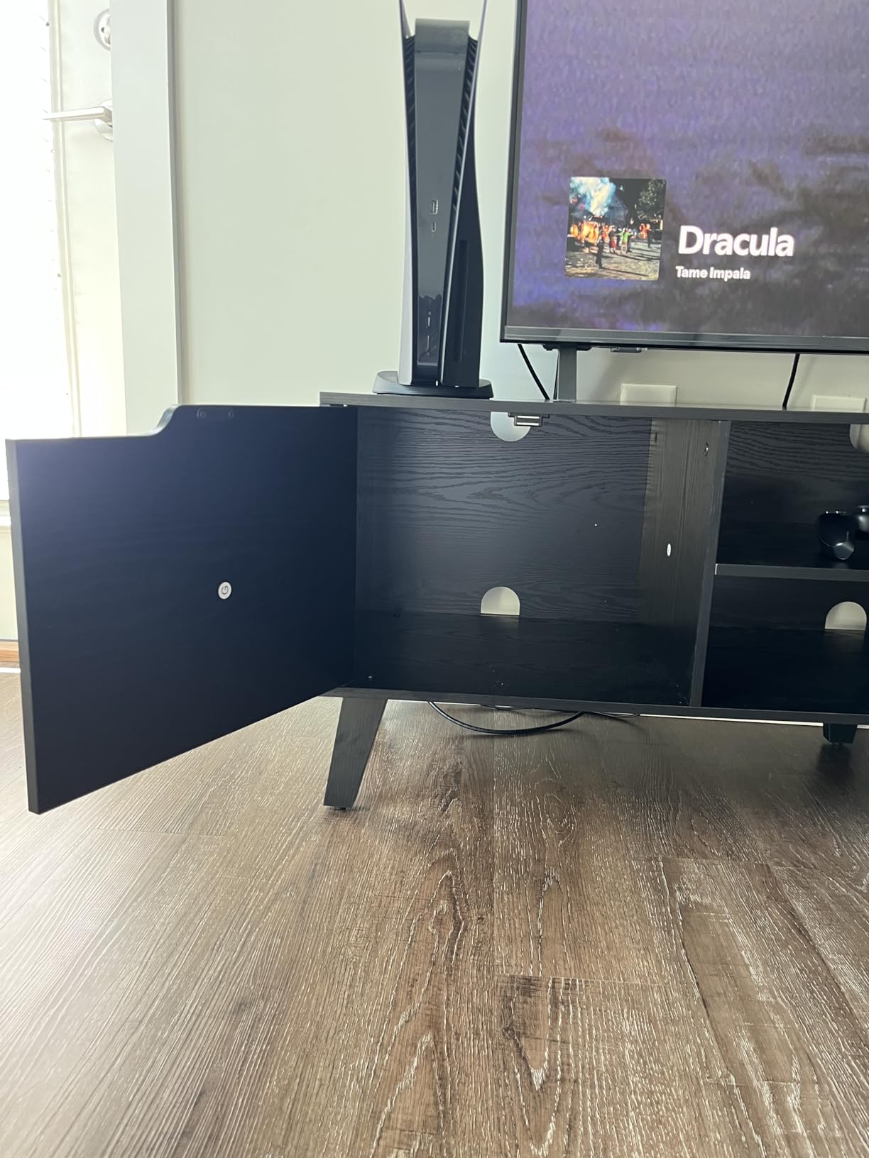 VASAGLE TV Stand for 65-Inch TVs, Entertainment Center with Adjustable Shelf, 58-Inch Long Media Console Table, Transitional Style, for Living Room, Bedroom, Honey Brown ULTV556K01 customer photo 2