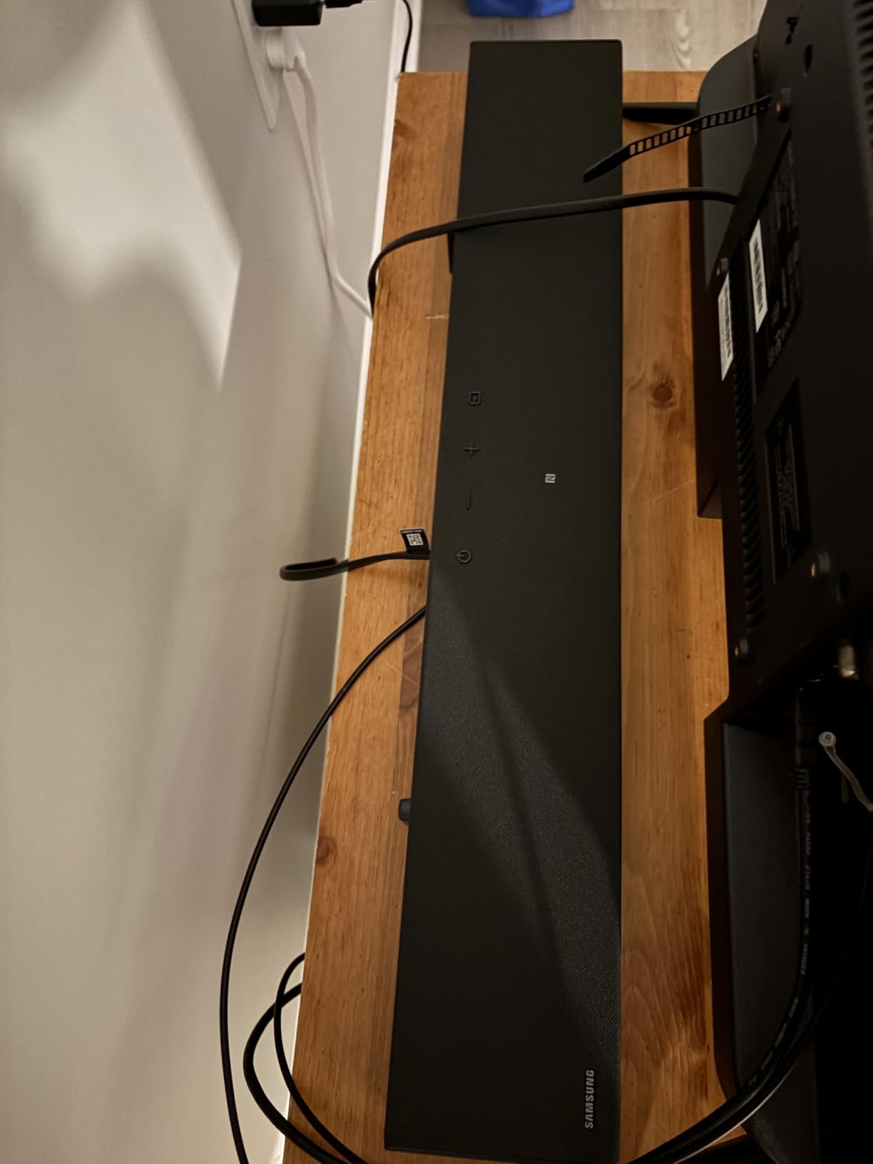 Samsung B-Series Soundbar HW B400F 2.0 ch Soundbar with Built in Subwoofer (2025 Model) One Remote Control, Surround Sound Expansion, Voice Enhance Mode customer photo 2