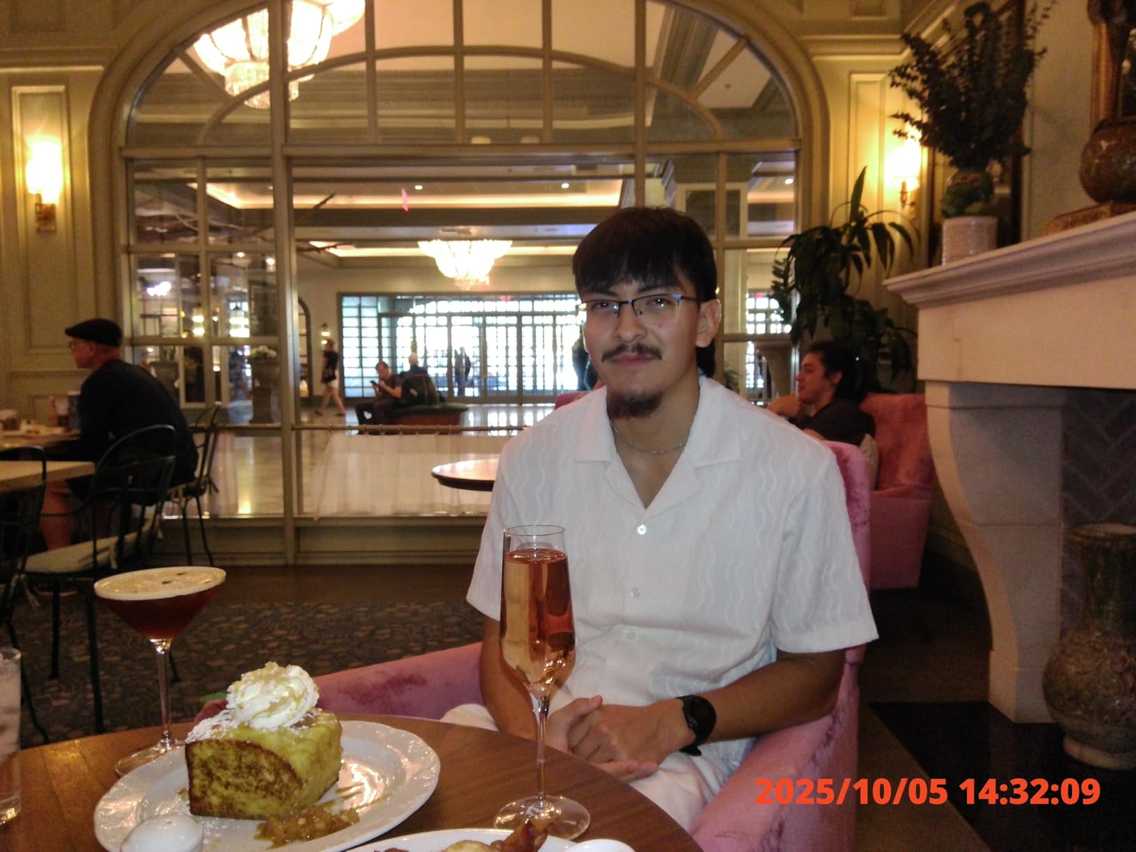 Kodak PIXPRO C1 Digital Camera, 13MP Compact Point & Shoot with 4X Digital Zoom, 26mm f/2.0 Wide Angle, 180 Degree Flip Screen, 1080p HD Video, Black customer photo 2