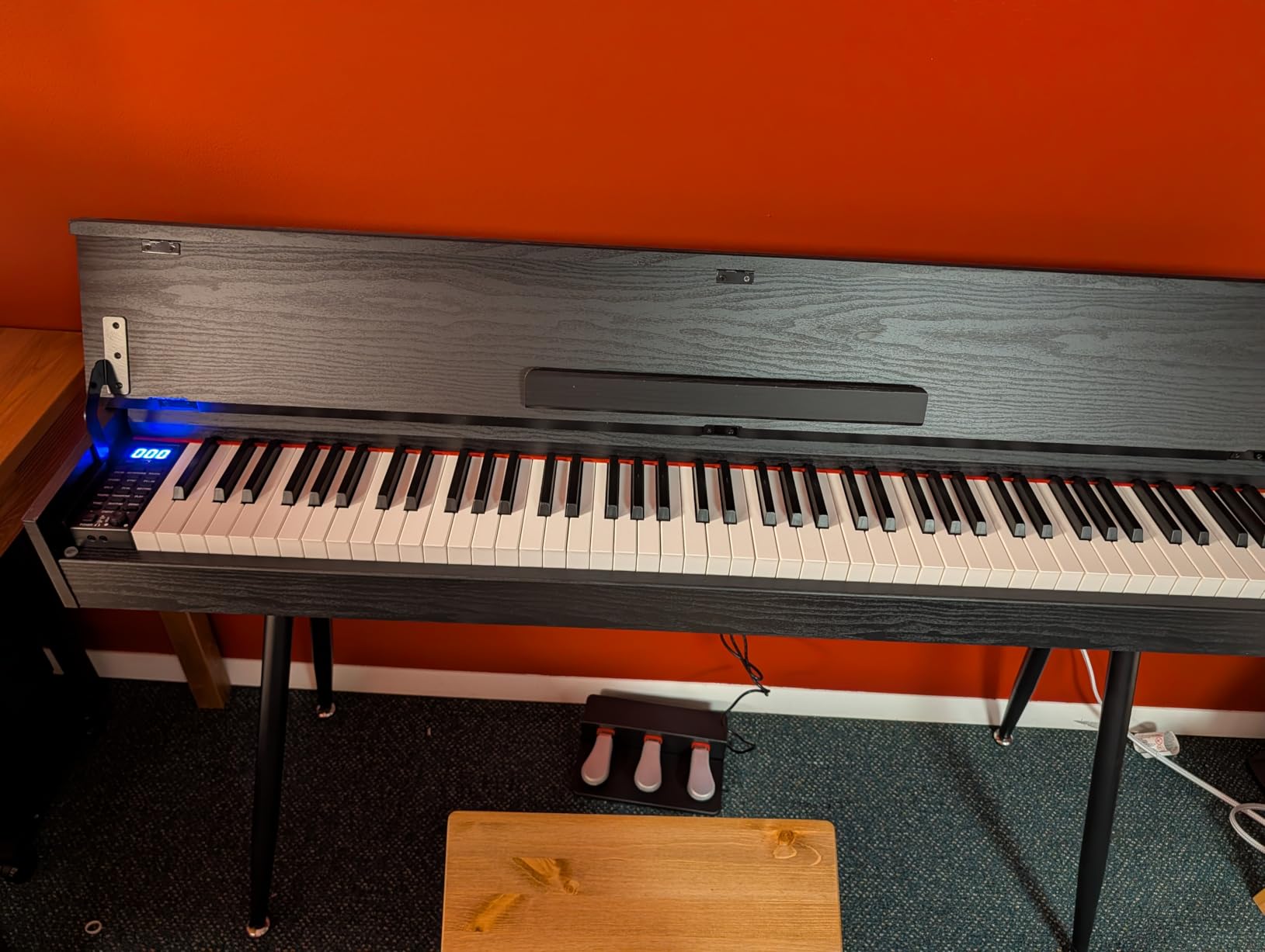 Digital Piano 88 Key Weighted Keyboard,Full-Size Desk Progressive Hammer-Action Electric Piano For Beginners, With Sheet Music Stand, Pedal,Power Adapter, Headphone Mode, Usb-Midi customer photo 1
