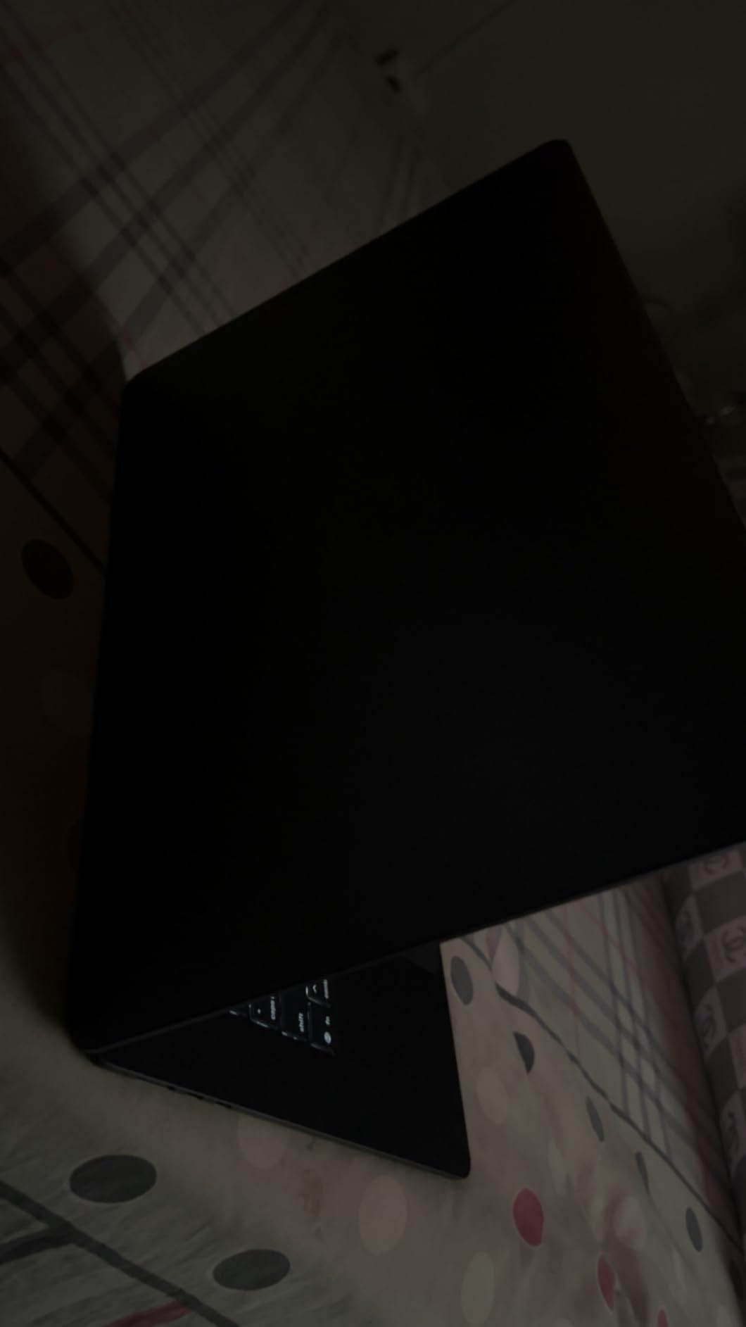 Apple 2025 MacBook Air 15-inch Laptop with M4 chip: Built for Apple Intelligence, 15.3-inch Liquid Retina Display, 24GB Unified Memory, 512GB SSD Storage, 12MP Center Stage Camera, Touch ID; Starlight customer photo 2