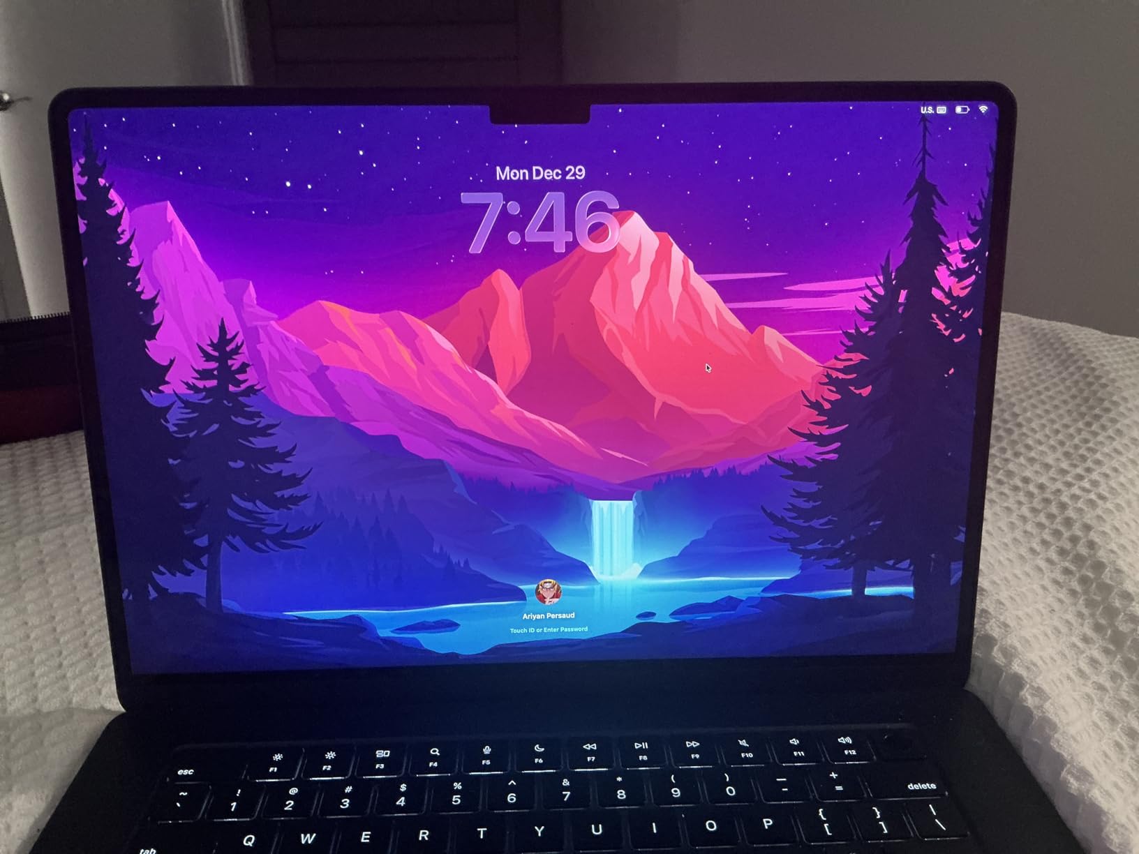 Apple 2025 MacBook Air 15-inch Laptop with M4 chip: Built for Apple Intelligence, 15.3-inch Liquid Retina Display, 16GB Unified Memory, 512GB SSD Storage, 12MP Center Stage Camera, Touch ID; Sky Blue customer photo 1