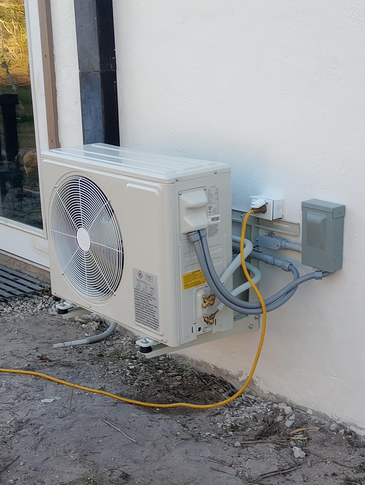 12000 BTU Mini Split AC/Heating System,19 SEER2 110/120V Energy Efficient Ductless Inverter System,Cools Up to 750 Sq.Ft with Pre-Charged Condenser,Heat Pump & Installation Kits customer photo 2