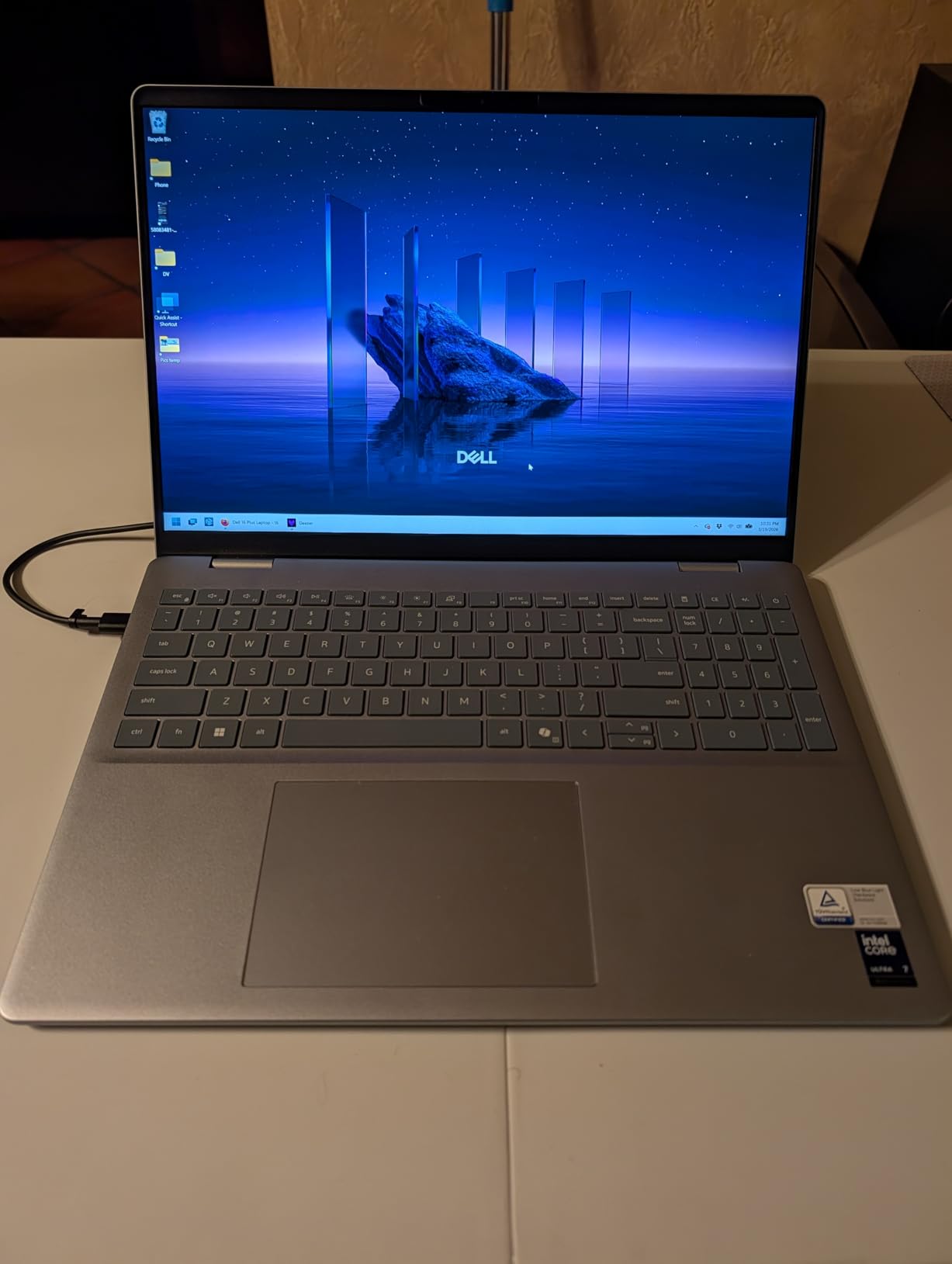Dell 16 Plus Laptop DB16250-16.0-inch 16:10 2.5K (2560x1600) Display, Intel Core Ultra 7 256V, 16GB LPDDR5X Memory, 1TB SSD, Arc Graphics, Backlit Copilot Key Keyboard, Windows 11 Home customer photo 1
