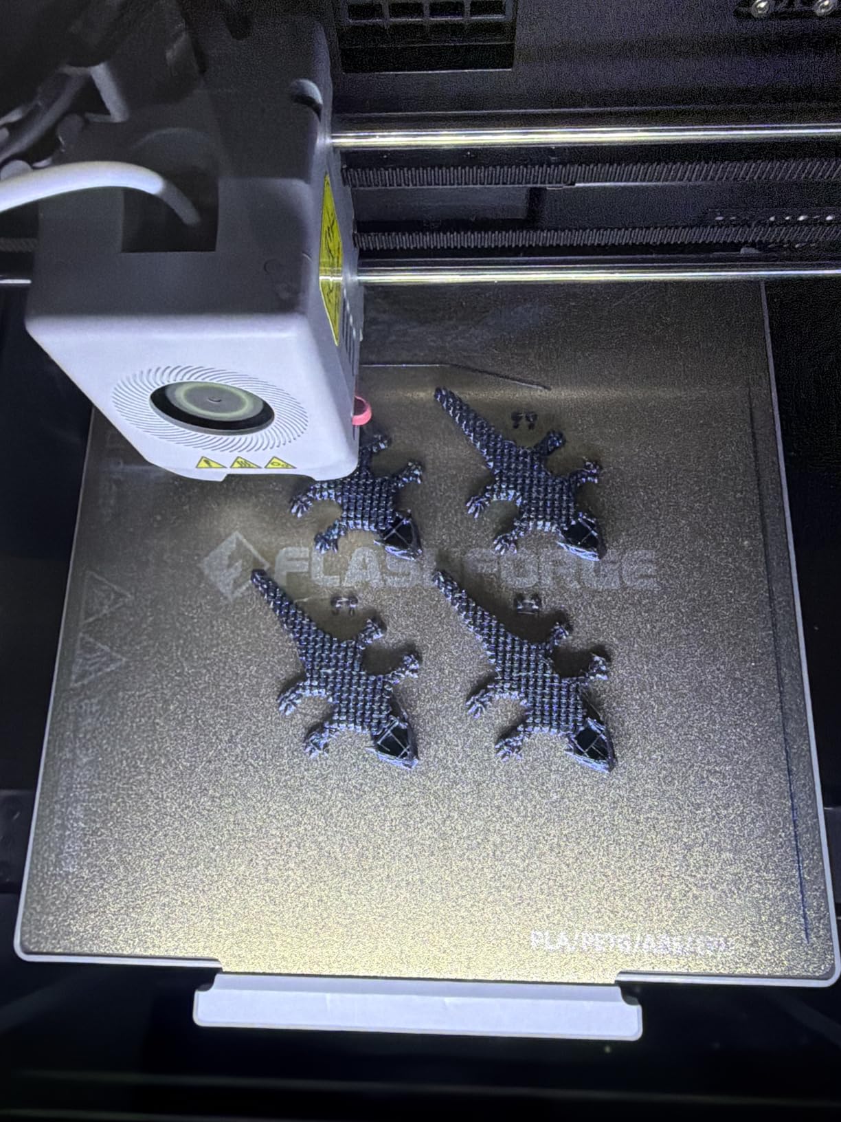 FLASHFORGE AD5M Pro 3D Printer, CoreXY 600 mm/s Printing Speed, 0.4 & 0.6mm 3s Quick-Swap 280°C Nozzles, 1-Click Auto Leveling, Fully Enclosed, 220×220×220mm Build Volume customer photo 1