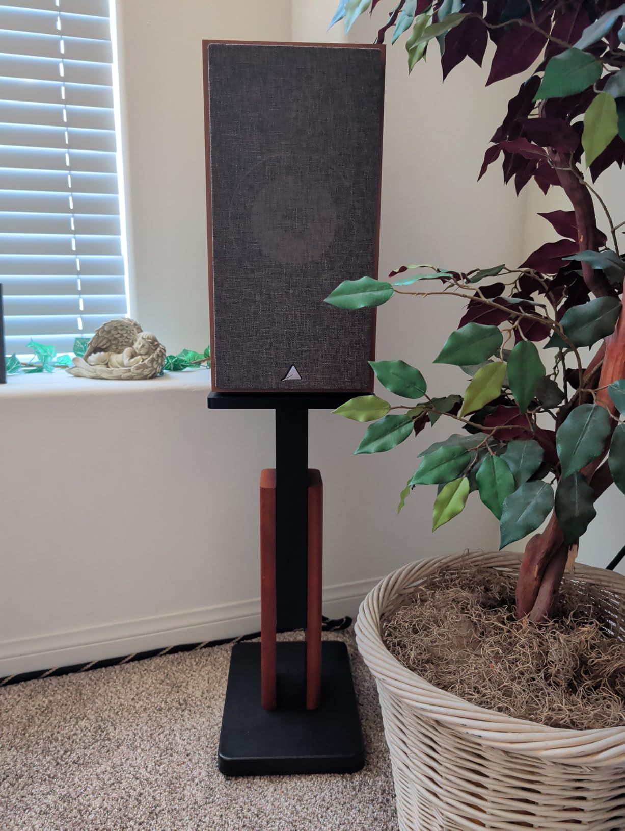 Height Adjustable Speaker Stands Pair with Most Satellite, Studio, Bookshelf Speakers - Wood Grain Floor Speaker Stands for Klipsch, Edifier, JBL Bookshelf Speaker Stands Holds 50Lbs with Cable Clips customer photo 1