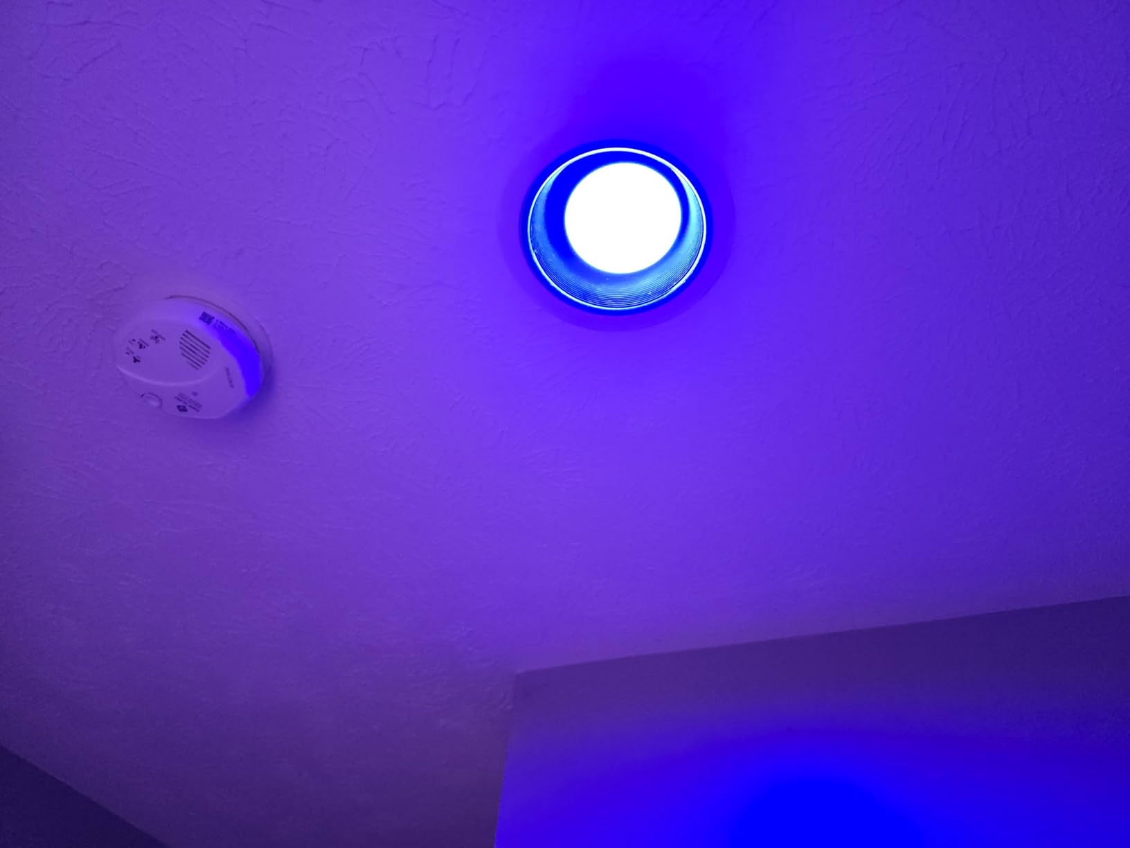 THIRDREALITY Smart Color Bulb ZB3 4Pack, Zigbee Hub Required, 650 Lumens, BR30/E26 Flood Light, RGB Full Color, ETL/FCC Certified, Compatible with Home Assistant, SmartThings, Aeotec, Homey, Hubitat, Alexa customer photo 1