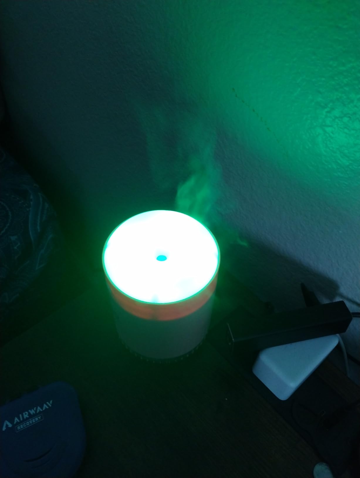 SZO Portable Mini Humidifier, 500ML USB Personal Cool Mist Humidifiers for Bedroom Office Travel Desk, Whisper Quiet 20dB with 2 Mist Modes & Auto Shut-Off, Small Desktop Humidifier (White) customer photo 2